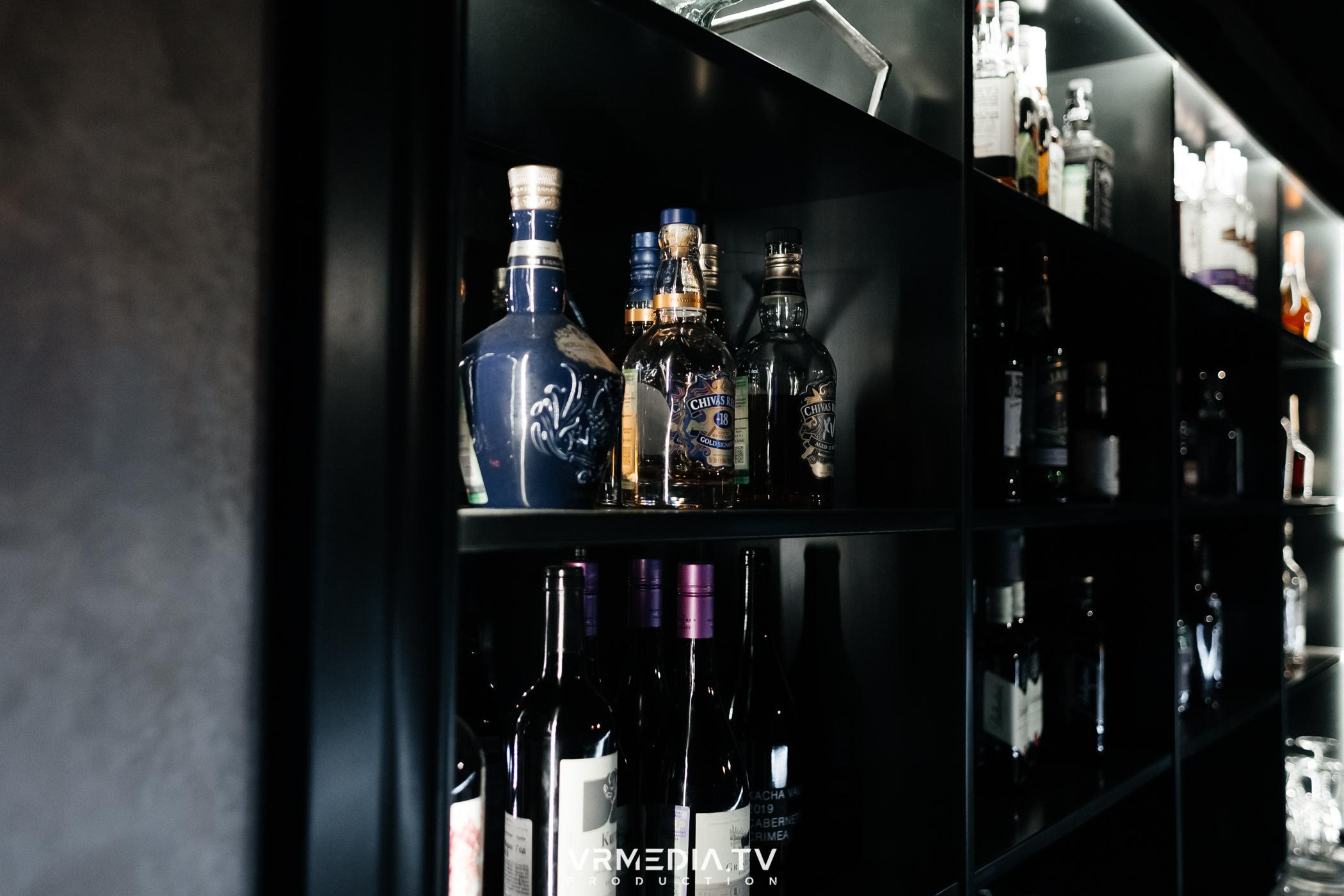 «Gentlemen show» в караоке-баре «Volna»