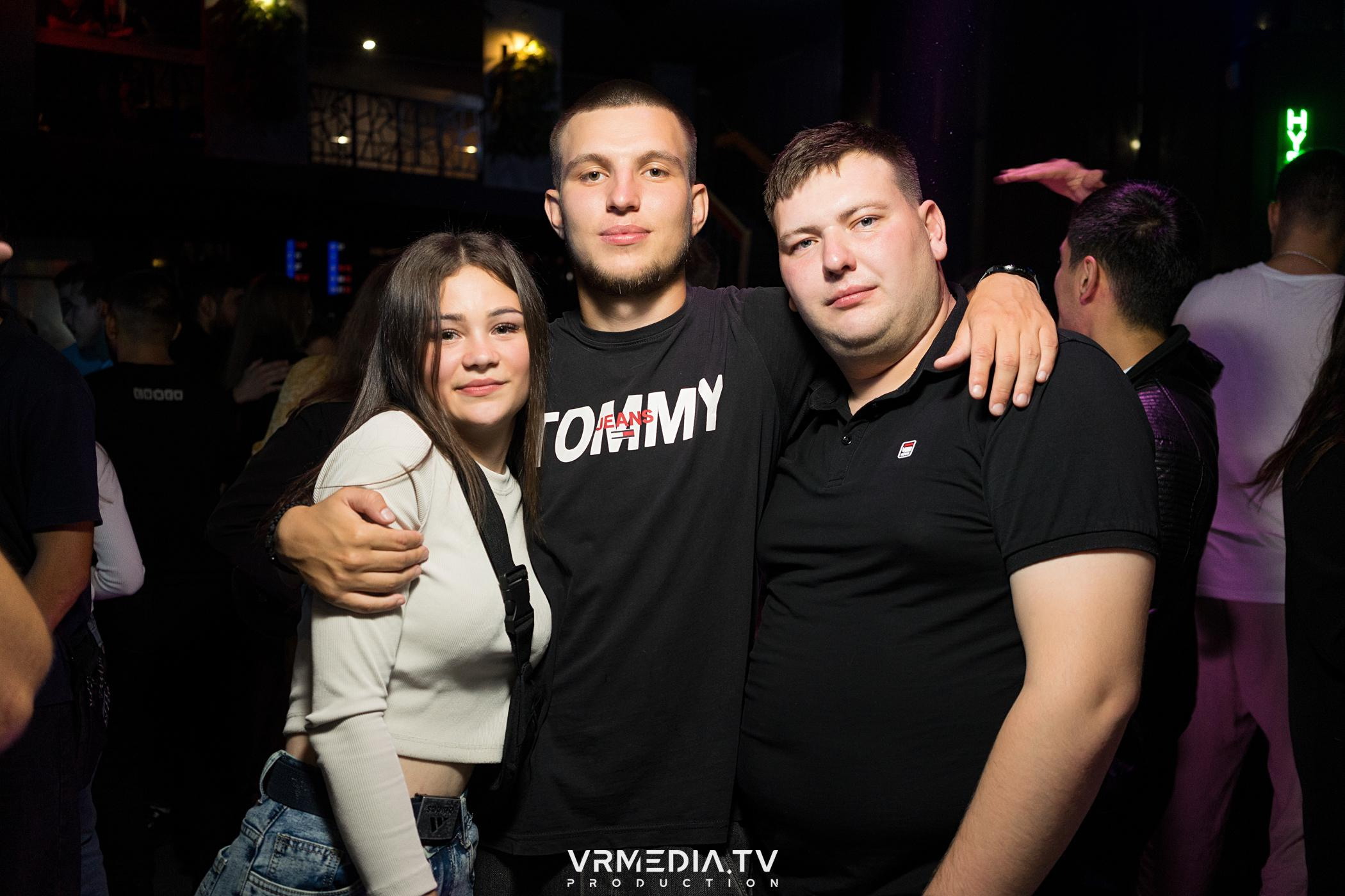 Выходные в баре «DOSKI»