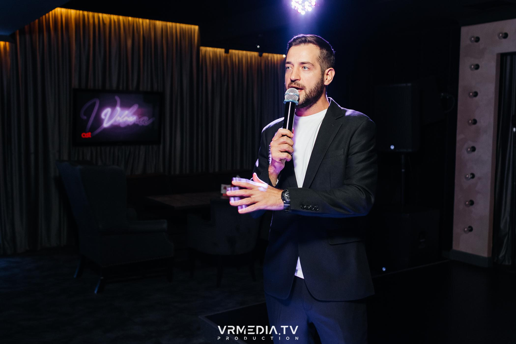 «Gentlemen show» в караоке-баре «Volna»