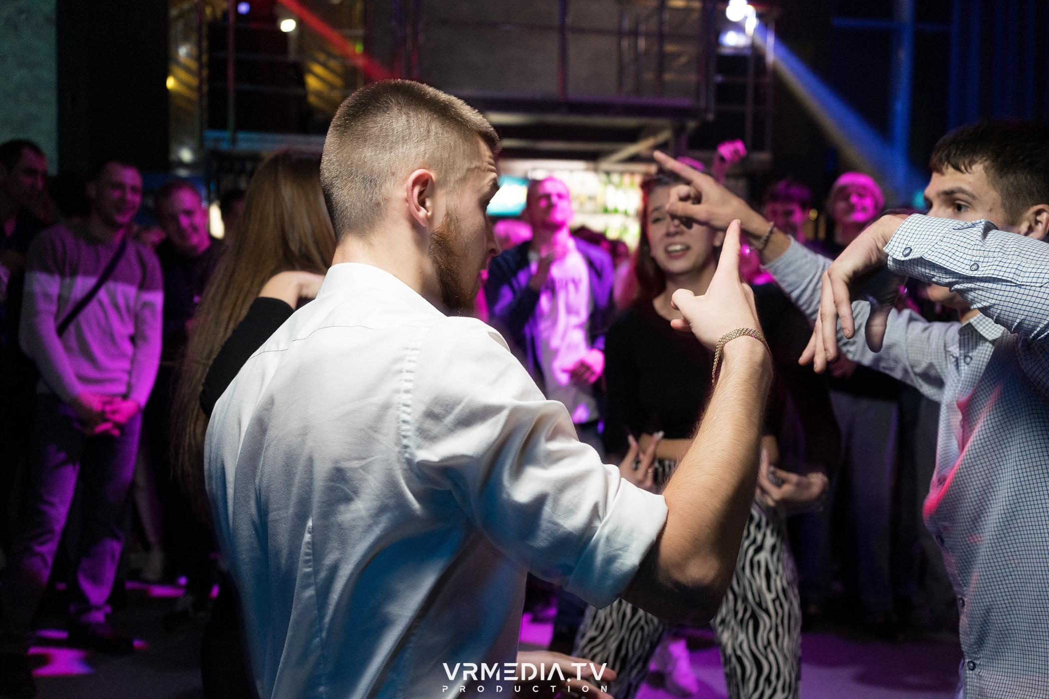 Выходные в баре «DOSKI»