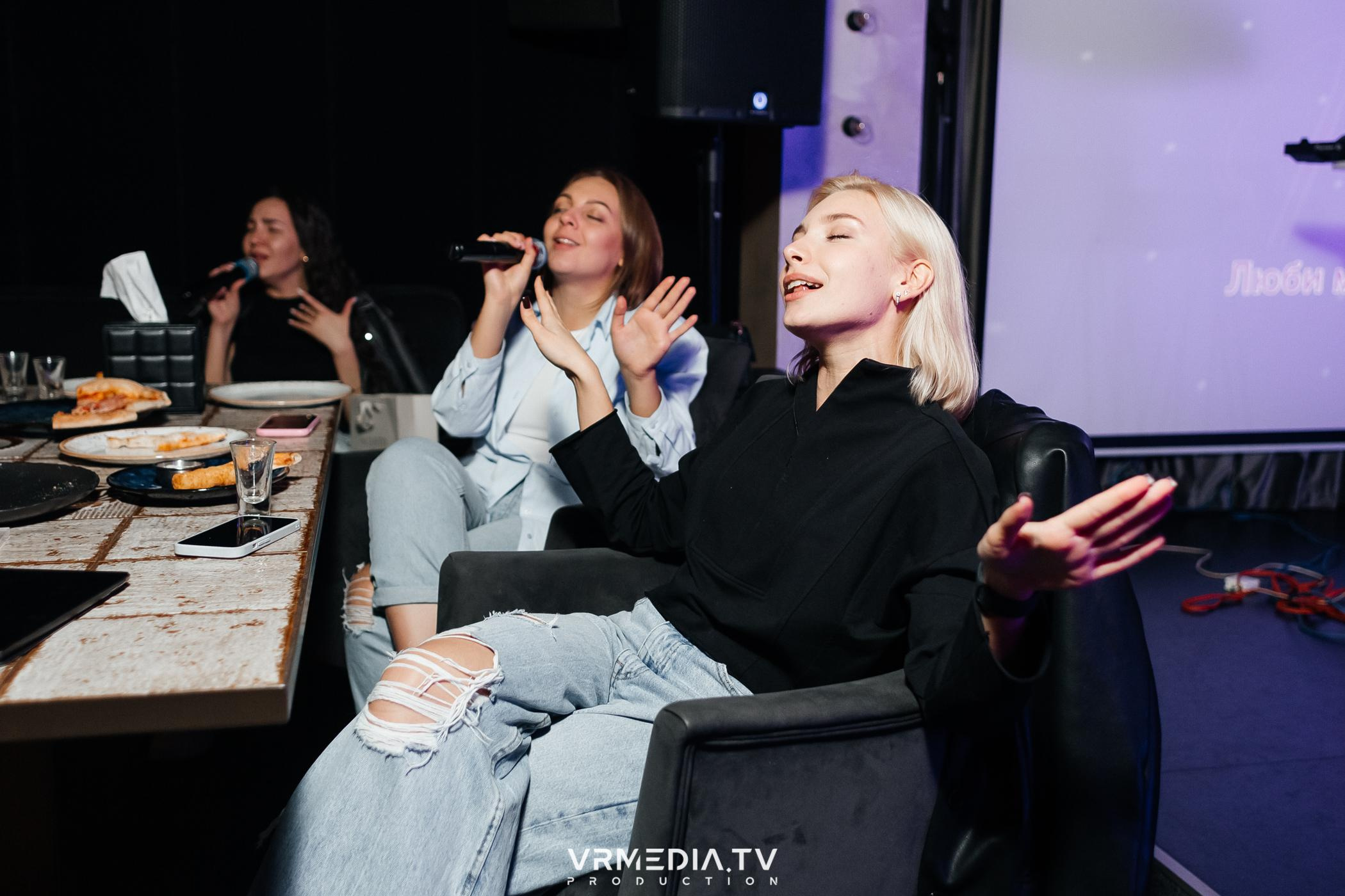 DANCE COCTAIL в караоке-баре «Volna»