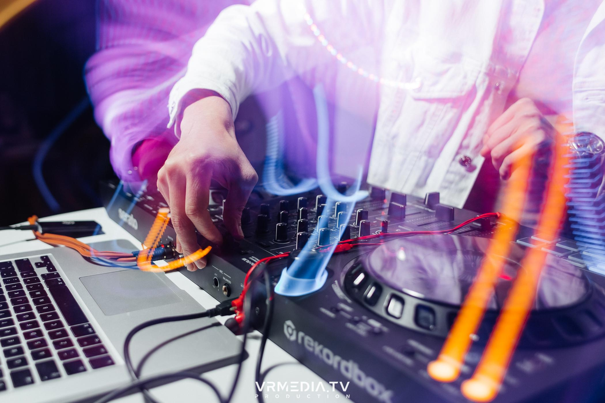 DANCE COCTAIL в караоке-баре «Volna»