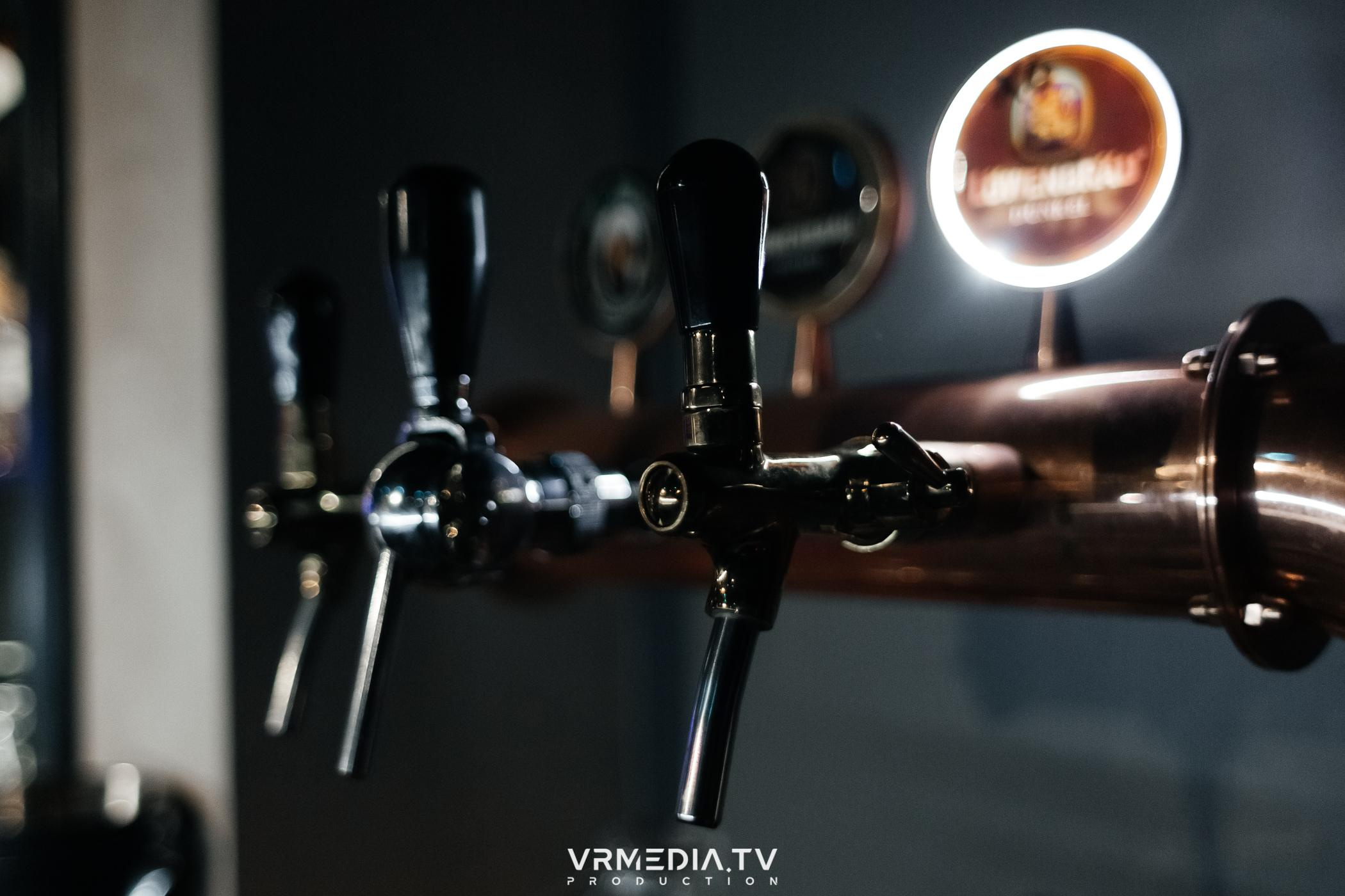 «Gentlemen show» в караоке-баре «Volna»