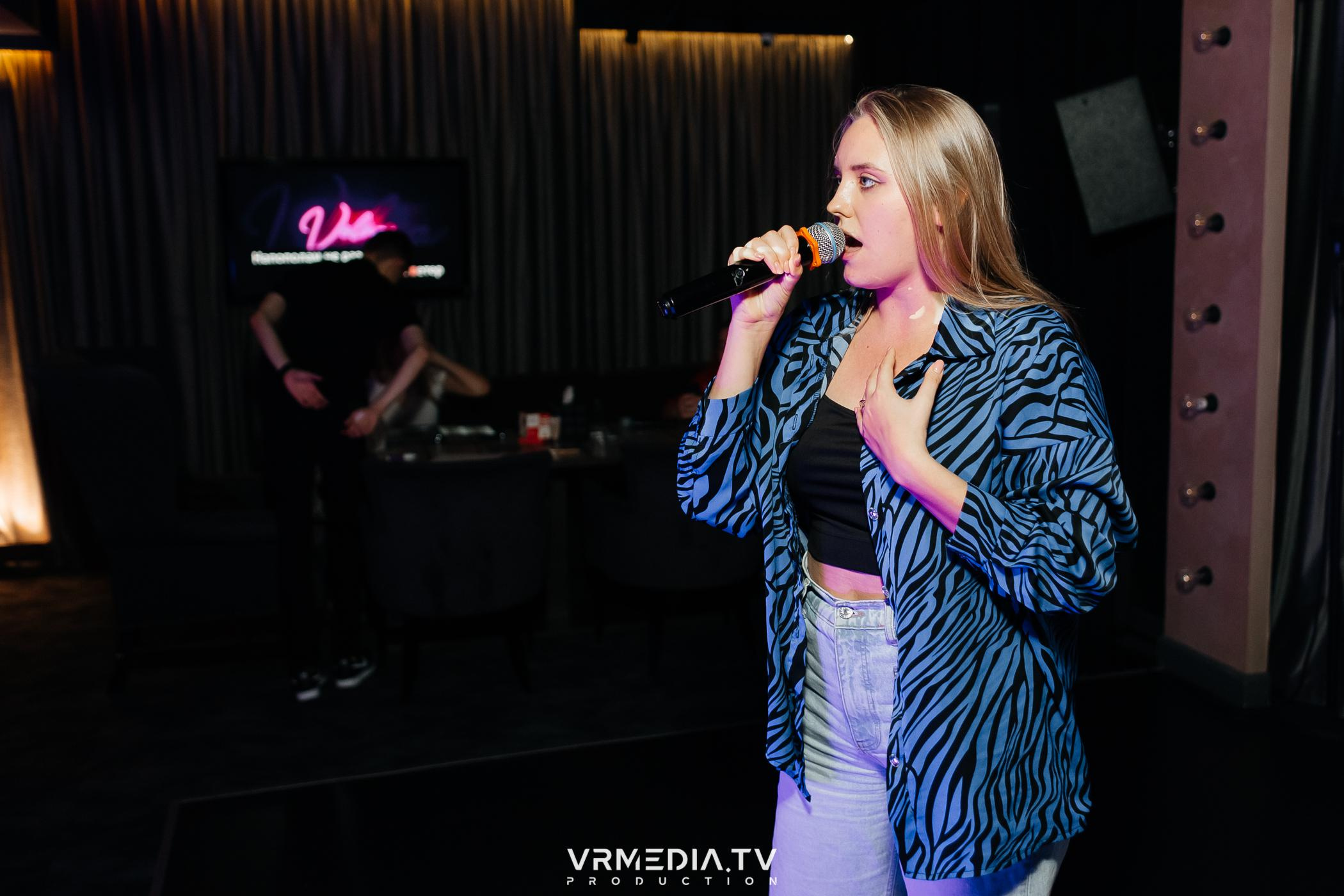 «Gentlemen show» в караоке-баре «Volna»