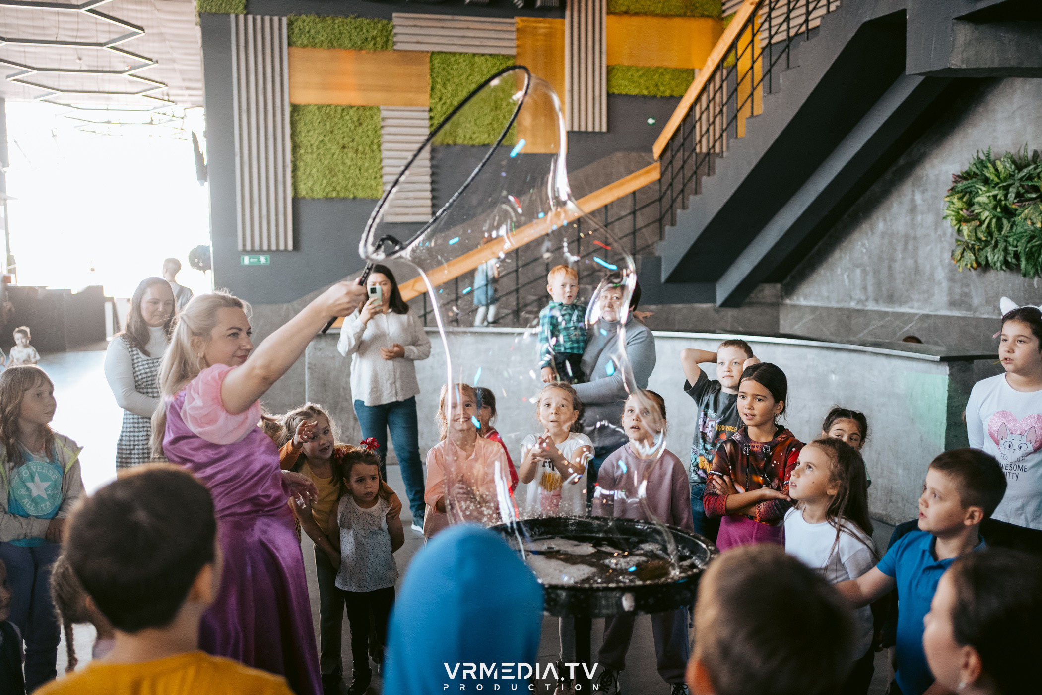 Baby time в баре «Друзья»