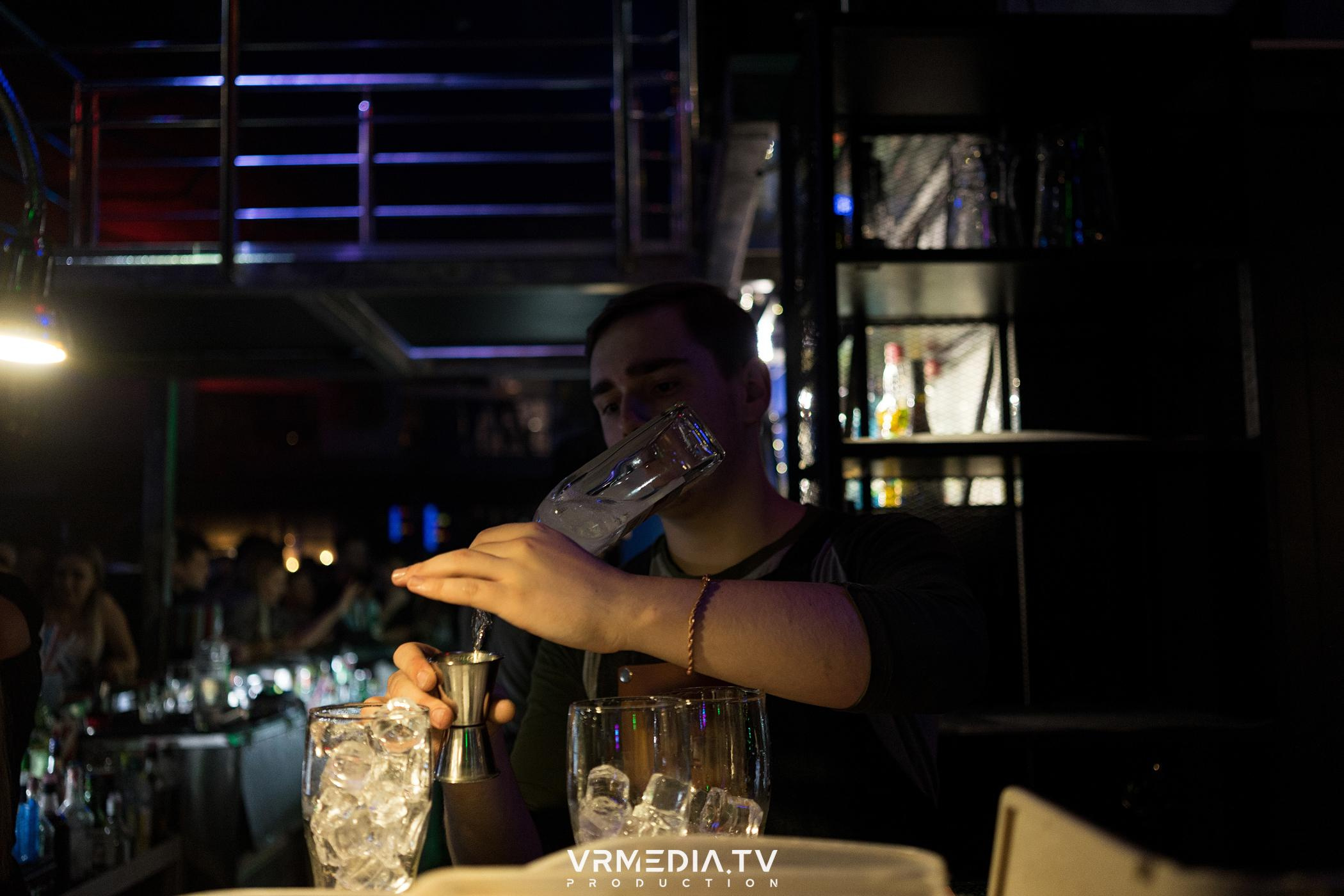 Выходные в баре «DOSKI»