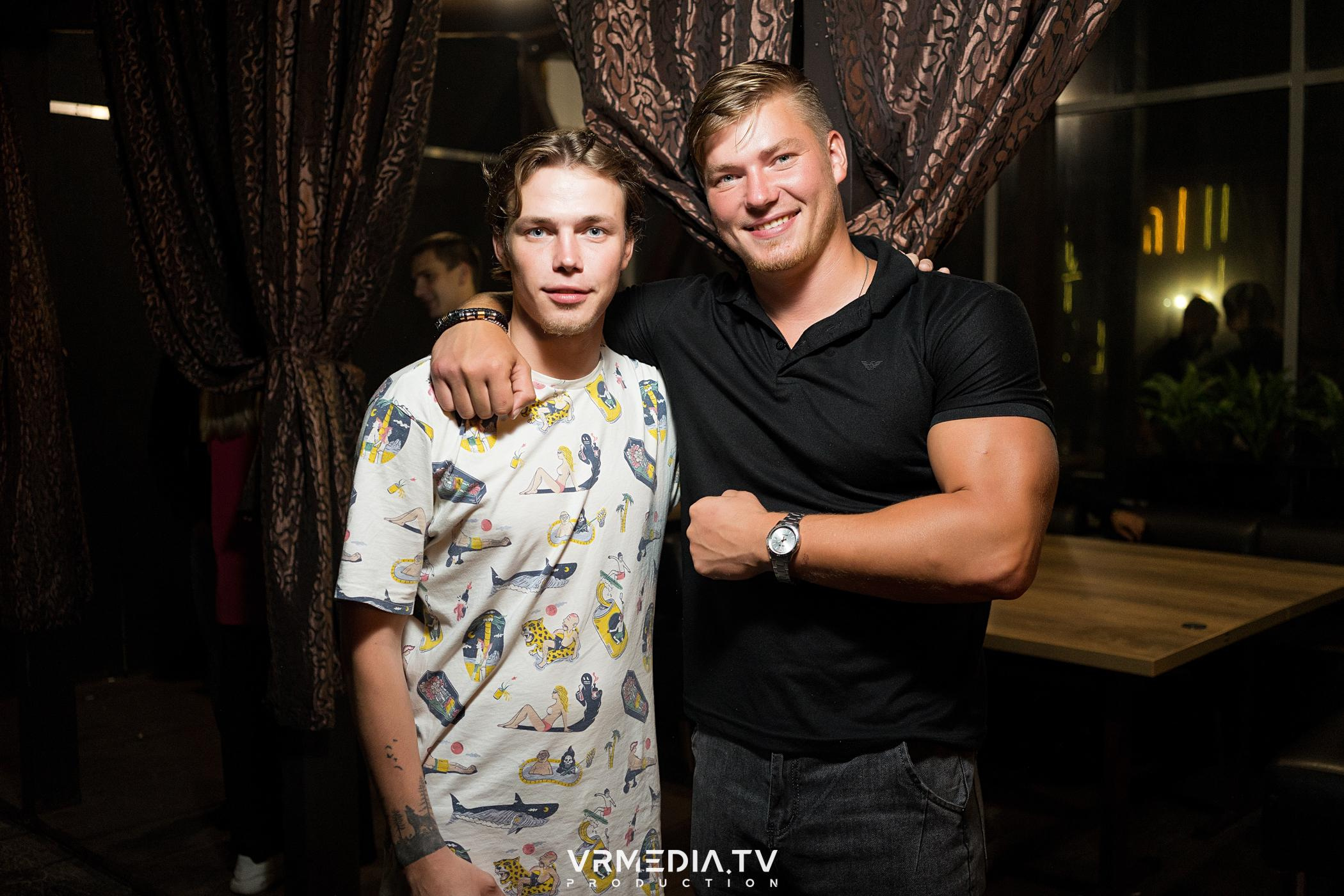 Выходные в баре «DOSKI»