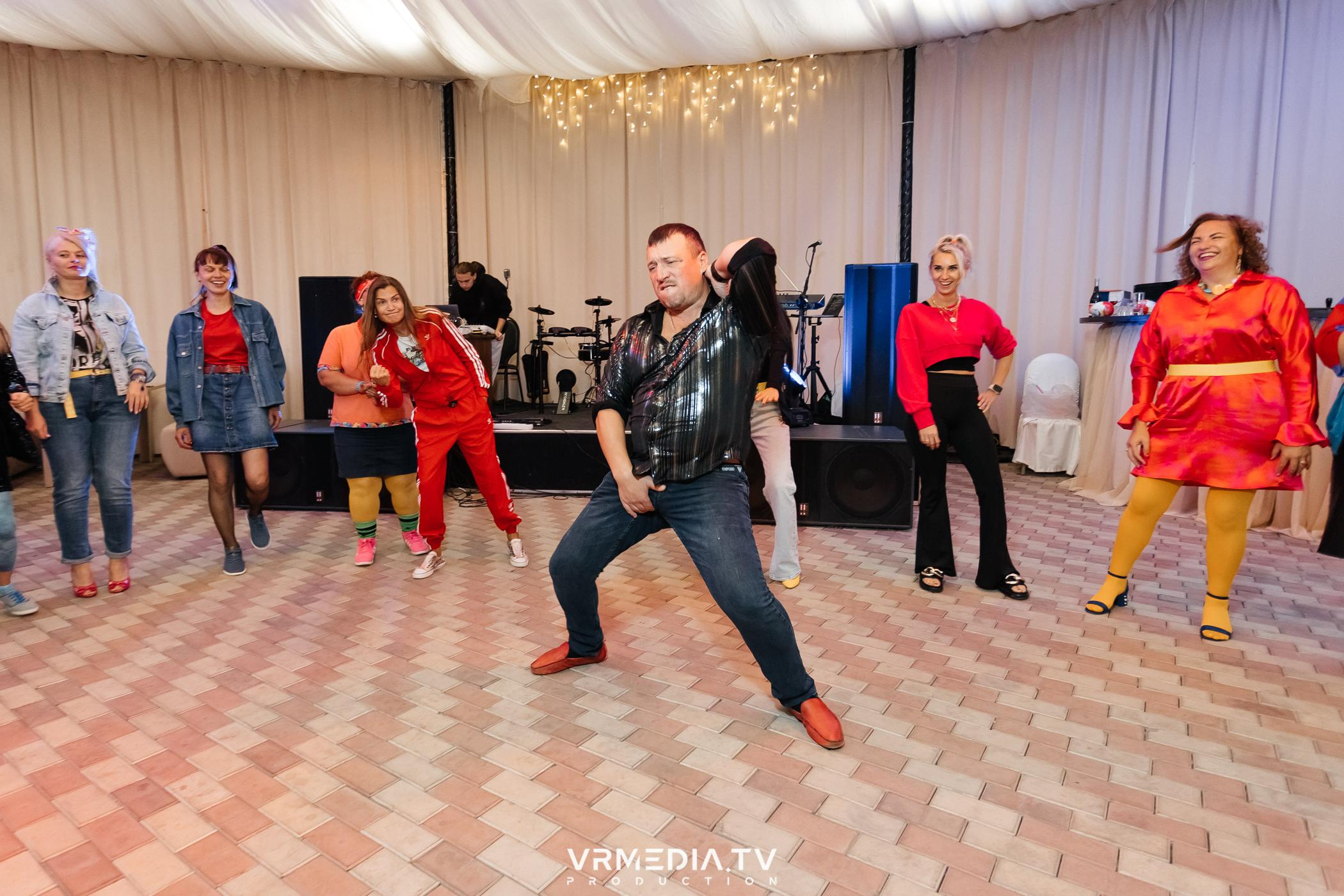 Дискотека 90-х в ресторане «Империя»