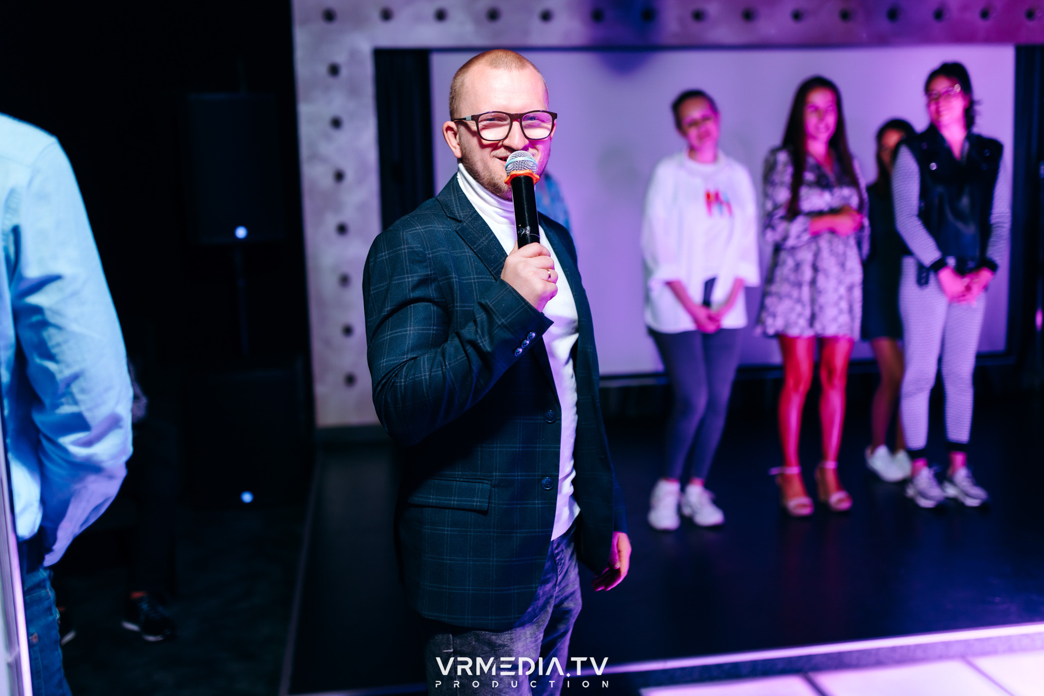 YOU ARE BEAUTIFUL в караоке-баре «Volna»