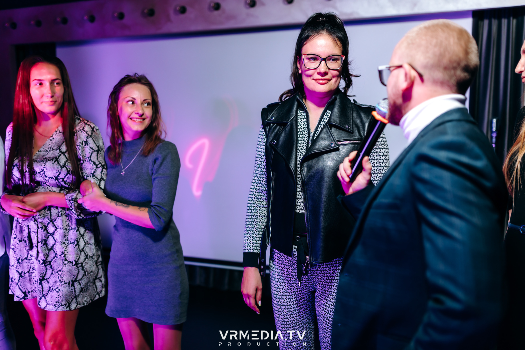 YOU ARE BEAUTIFUL в караоке-баре «Volna»