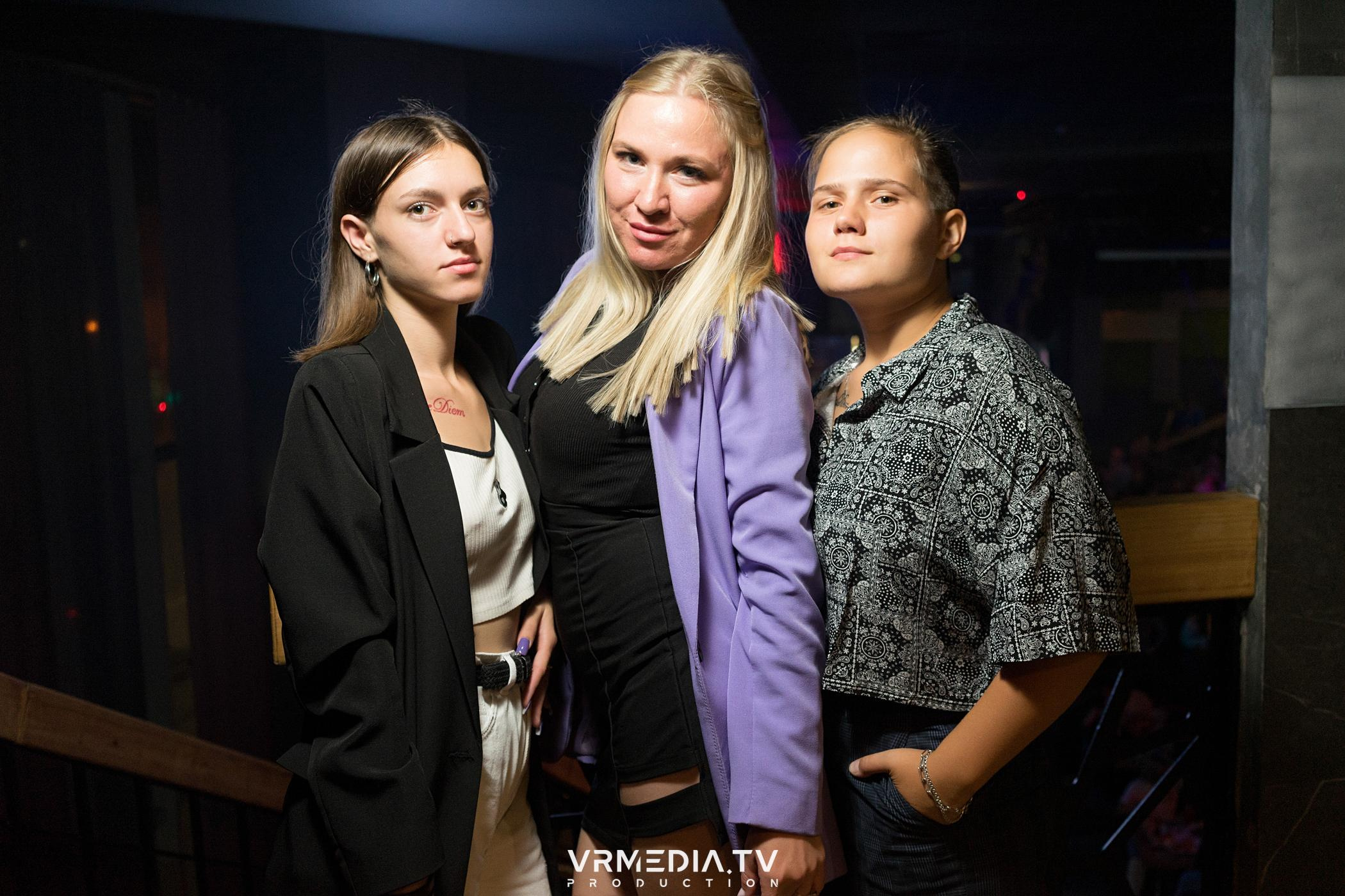 Выходные в баре «DOSKI»