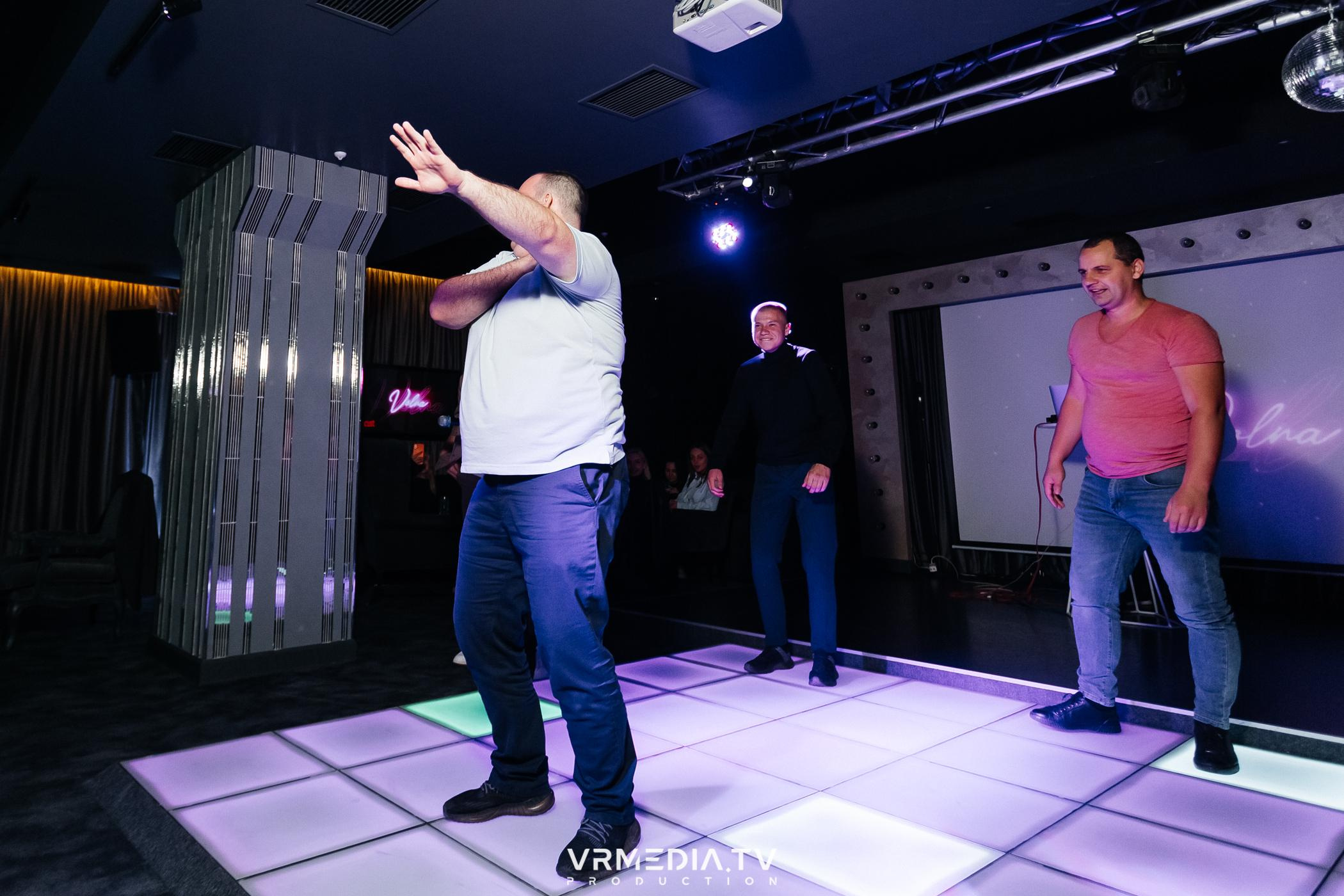 DANCE COCTAIL в караоке-баре «Volna»