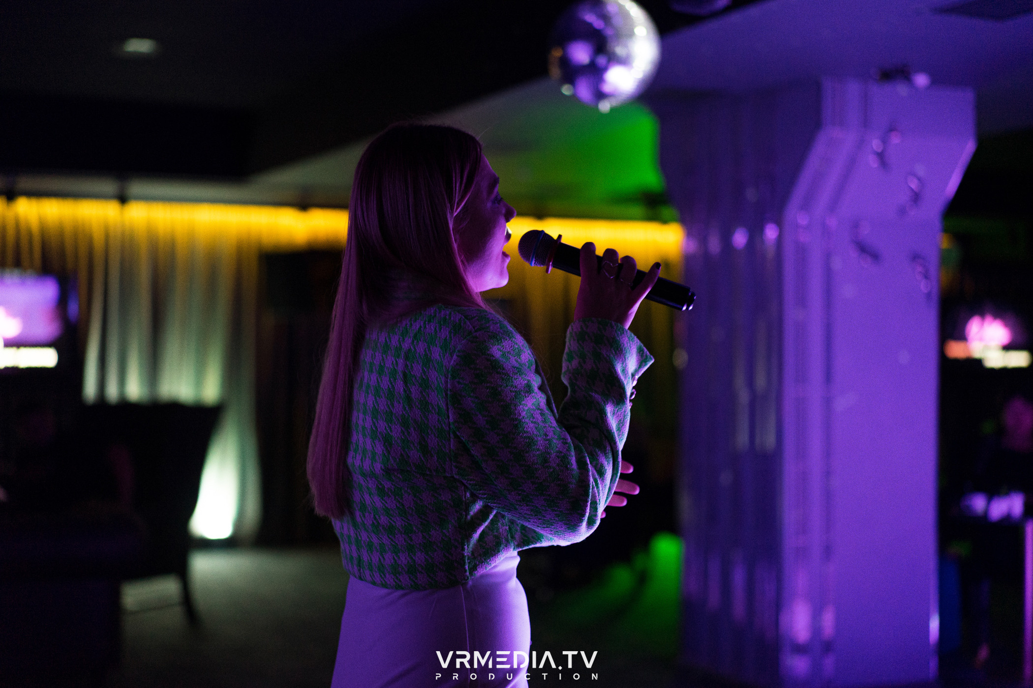 THE GOLD VOICE в караоке-баре «Volna»