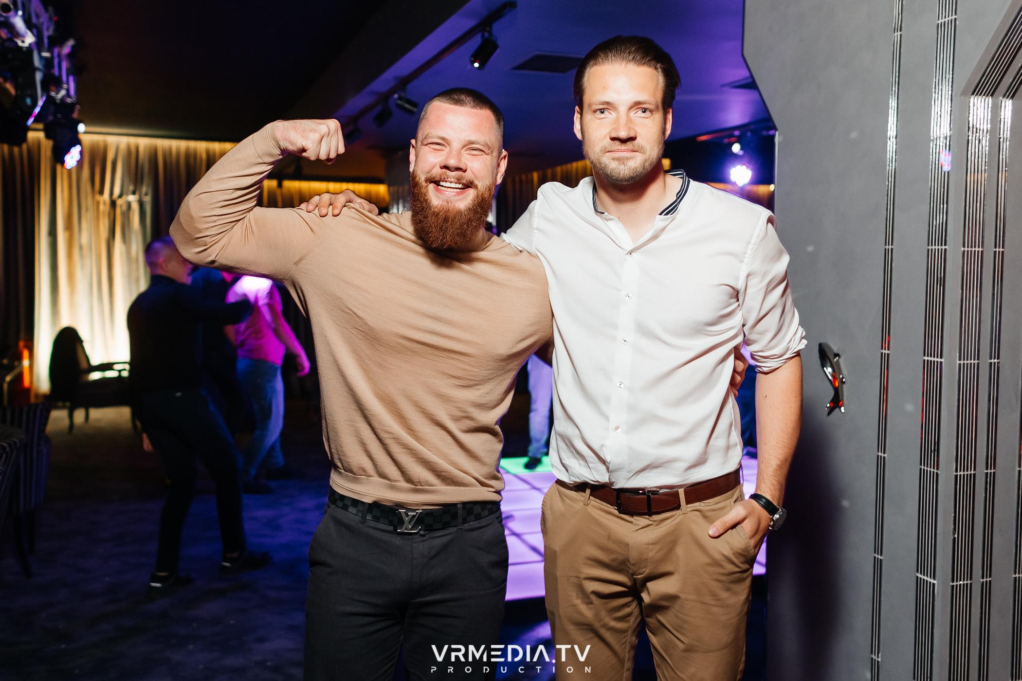 DANCE COCTAIL в караоке-баре «Volna»