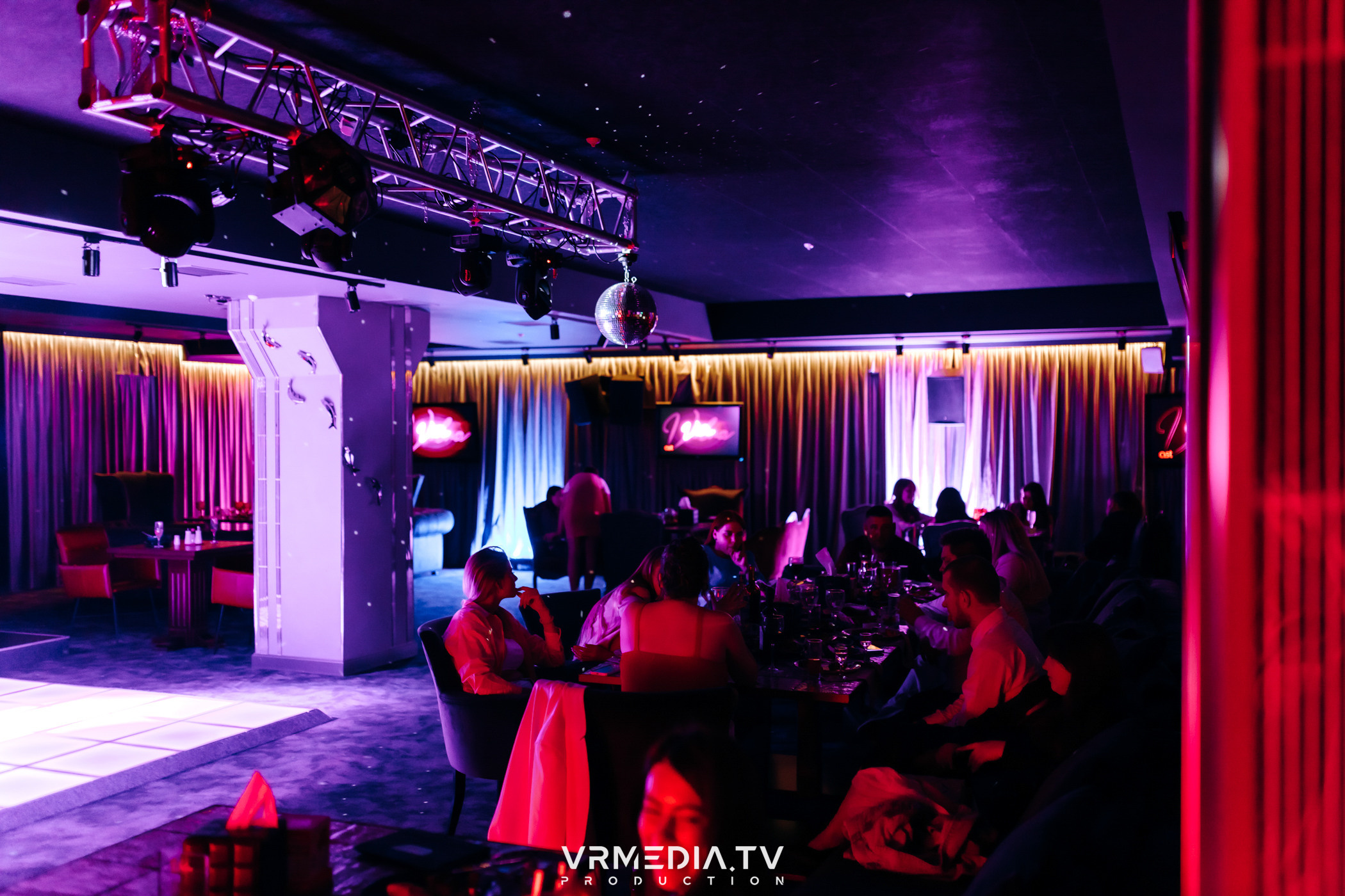 «Barbie party» в караоке-баре «Volna»