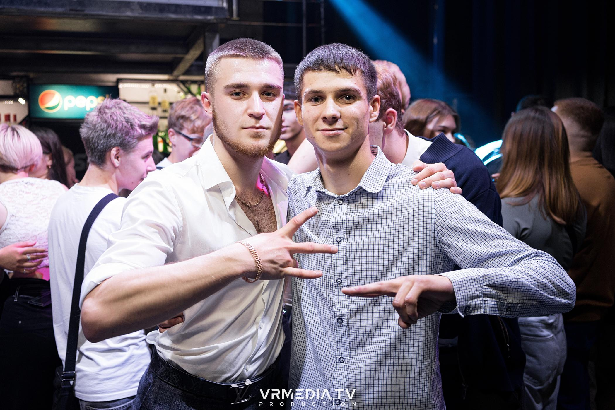 Выходные в баре «DOSKI»