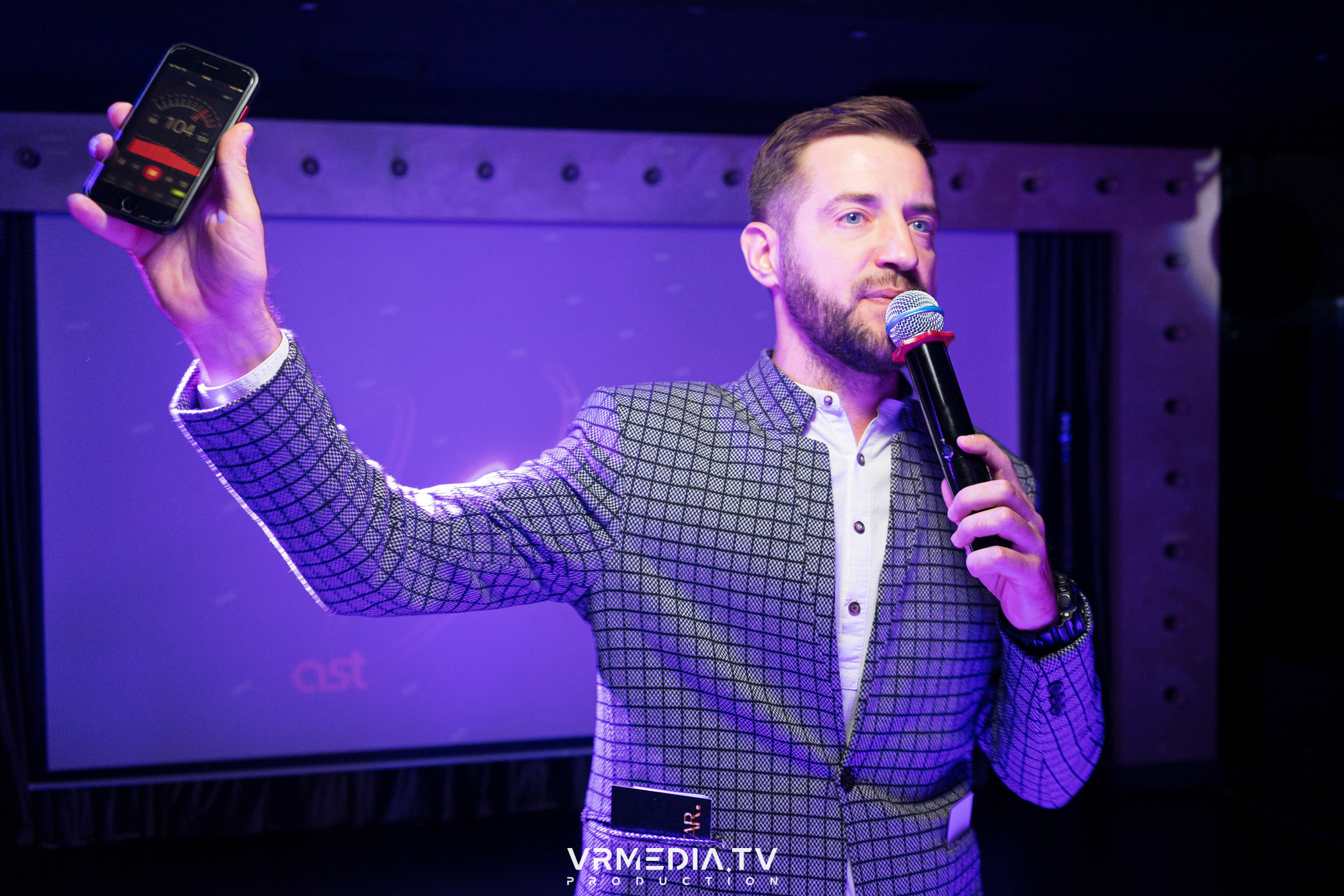 THE GOLD VOICE в караоке-баре «Volna»