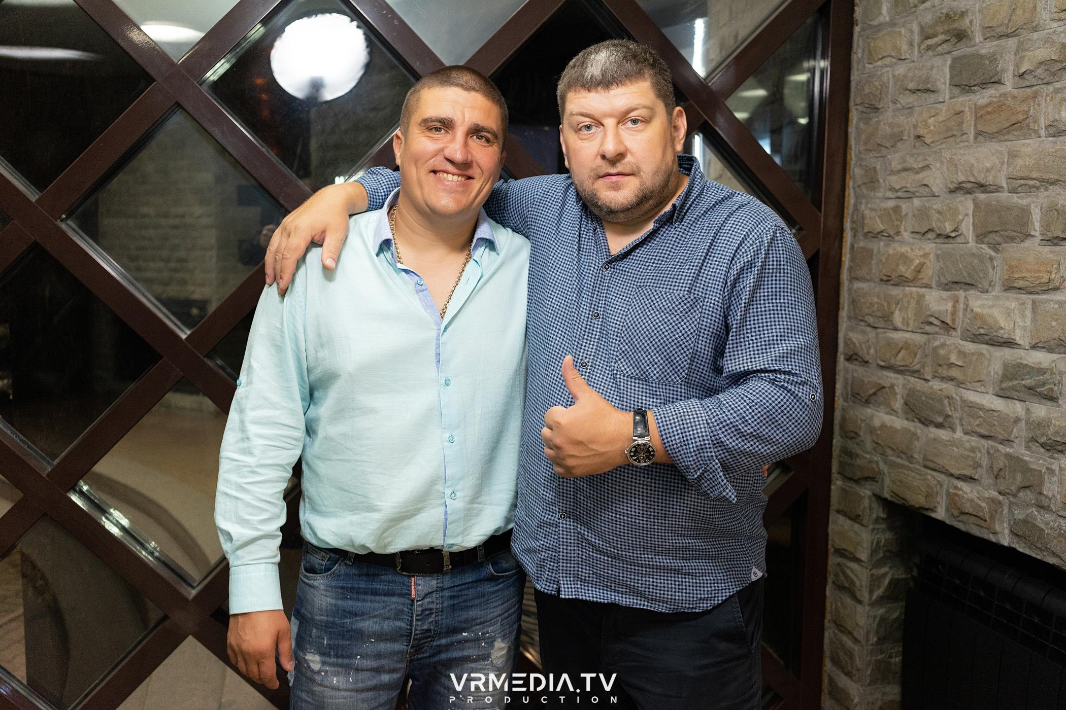 «Золотые нулевые» в караоке-баре «Volna»