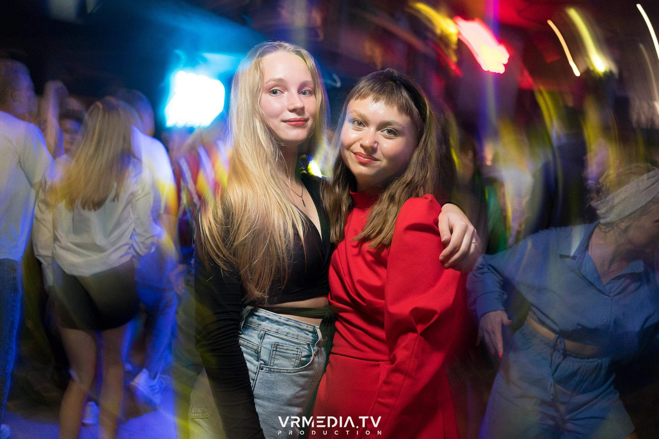 Выходные в баре «DOSKI»