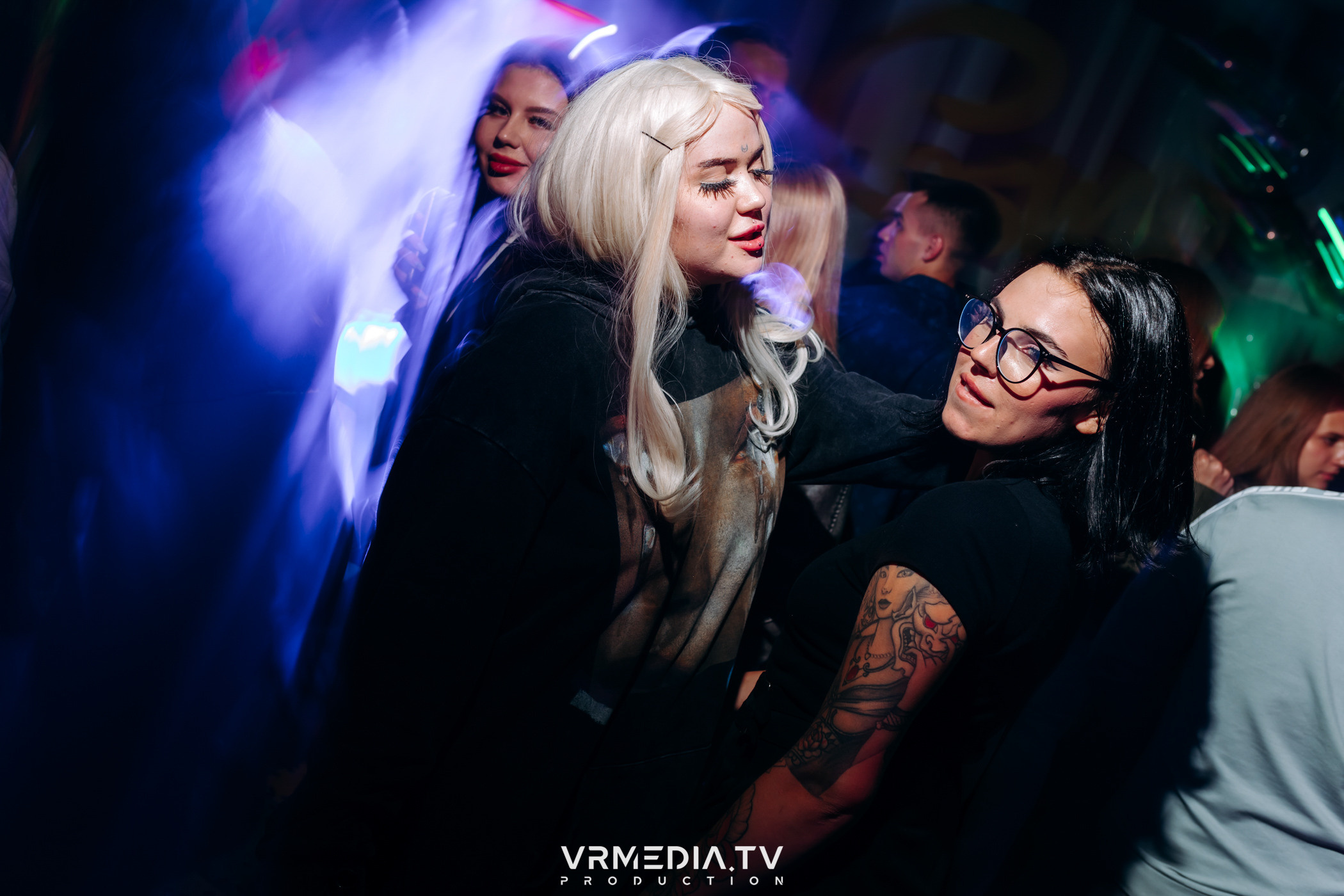 Бару «Cosmo» — 8 лет!