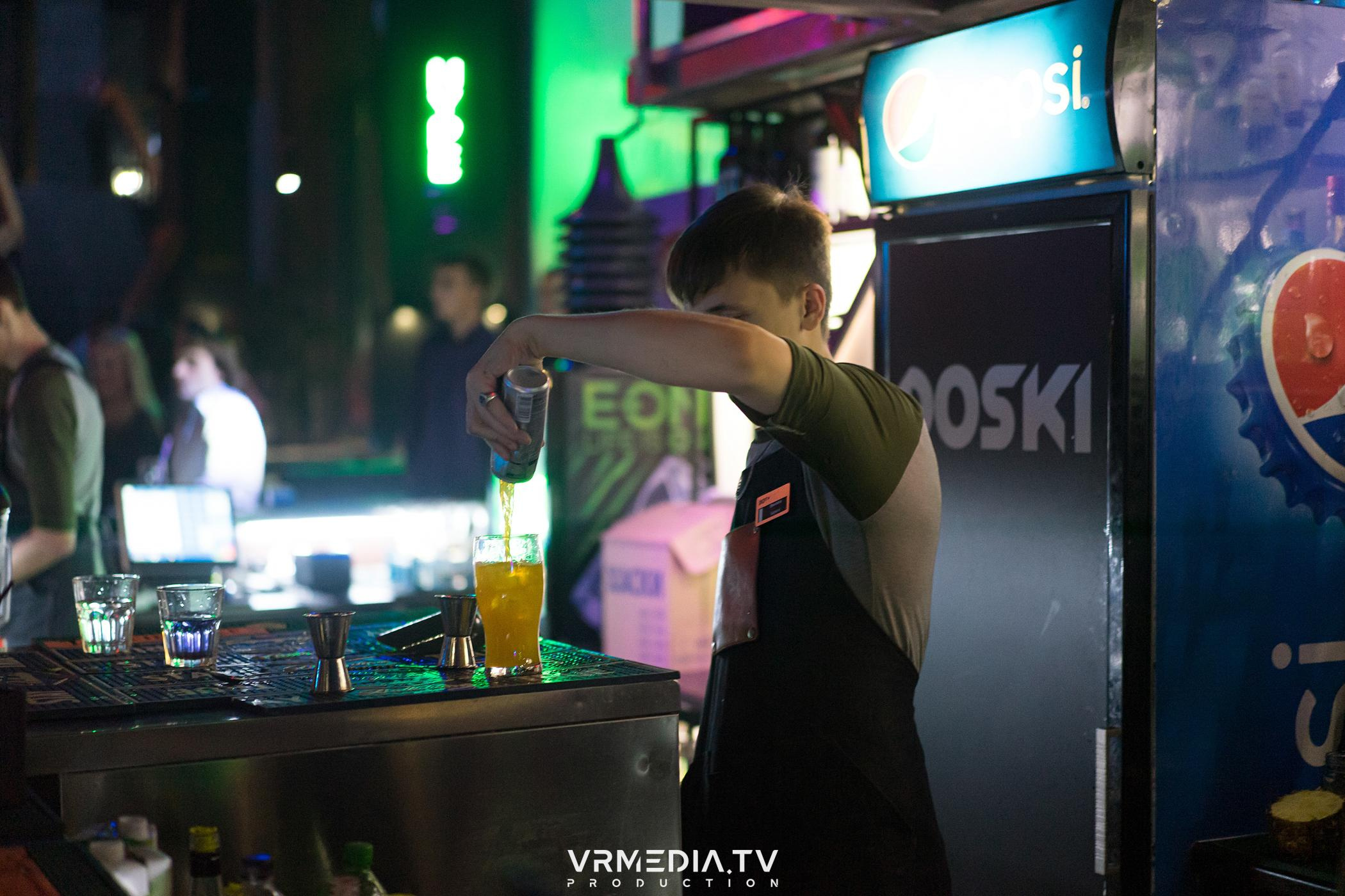 Выходные в баре «DOSKI»