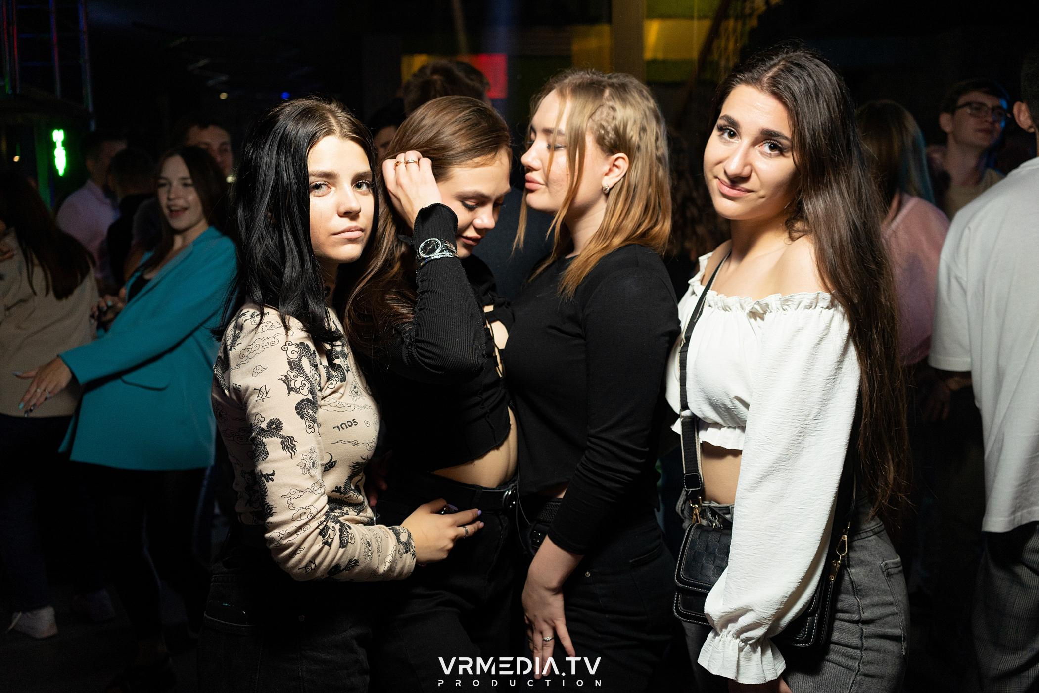 Выходные в баре «DOSKI»