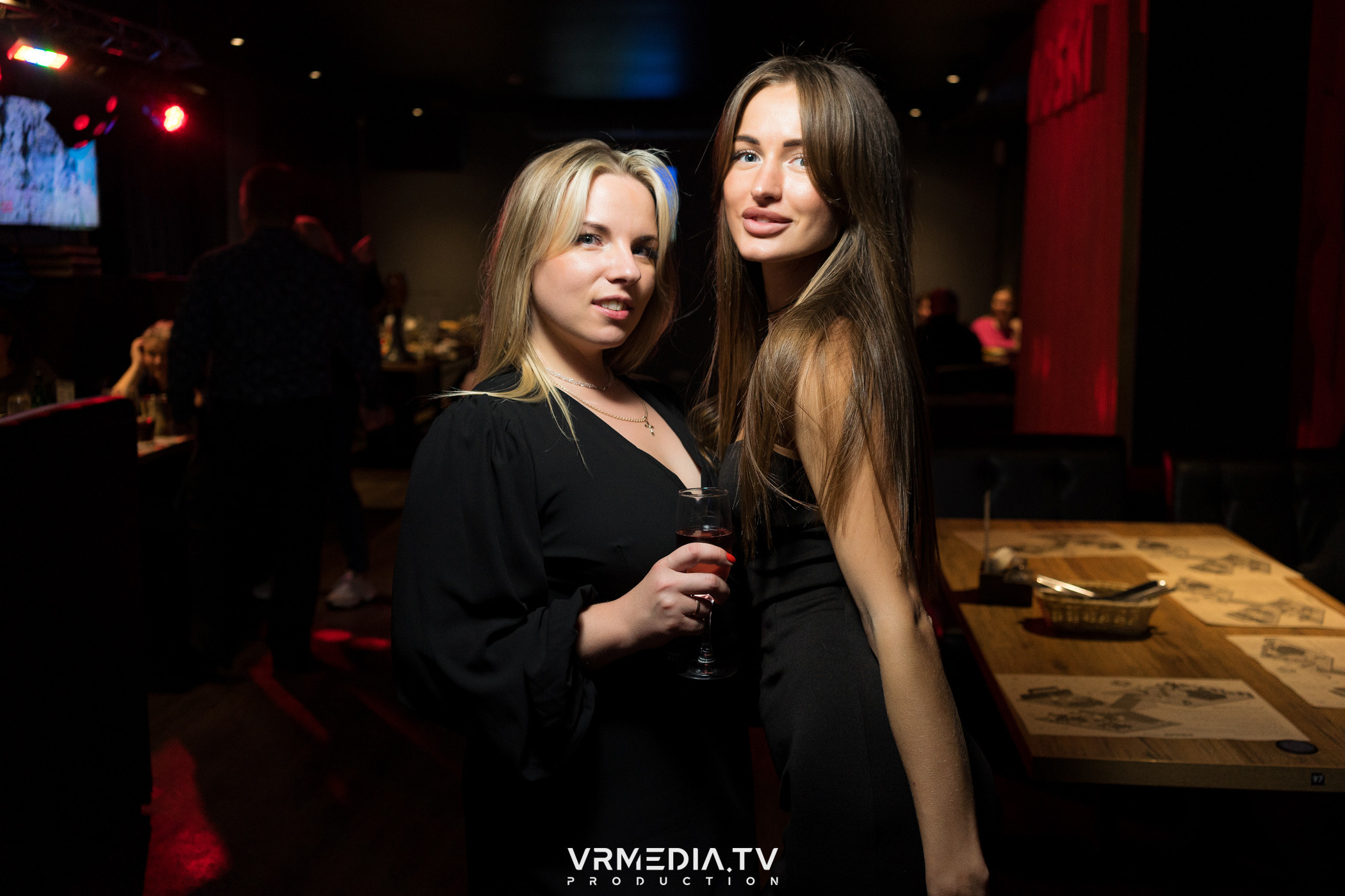 Октоберфест в баре «Друзья»