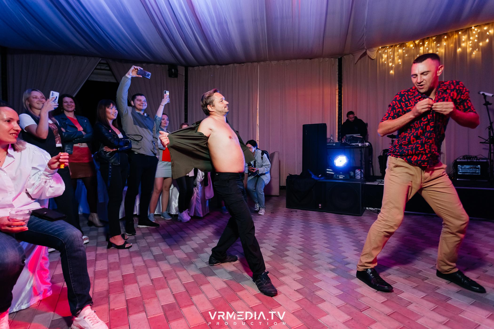 Дискотека 90-х в ресторане «Империя»