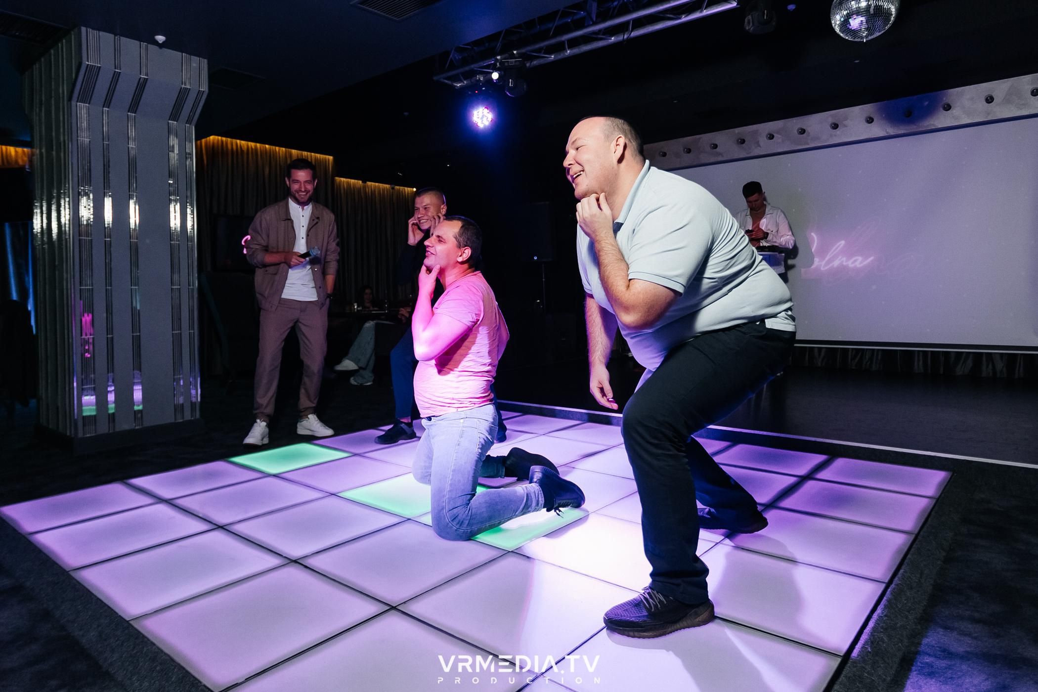 DANCE COCTAIL в караоке-баре «Volna»