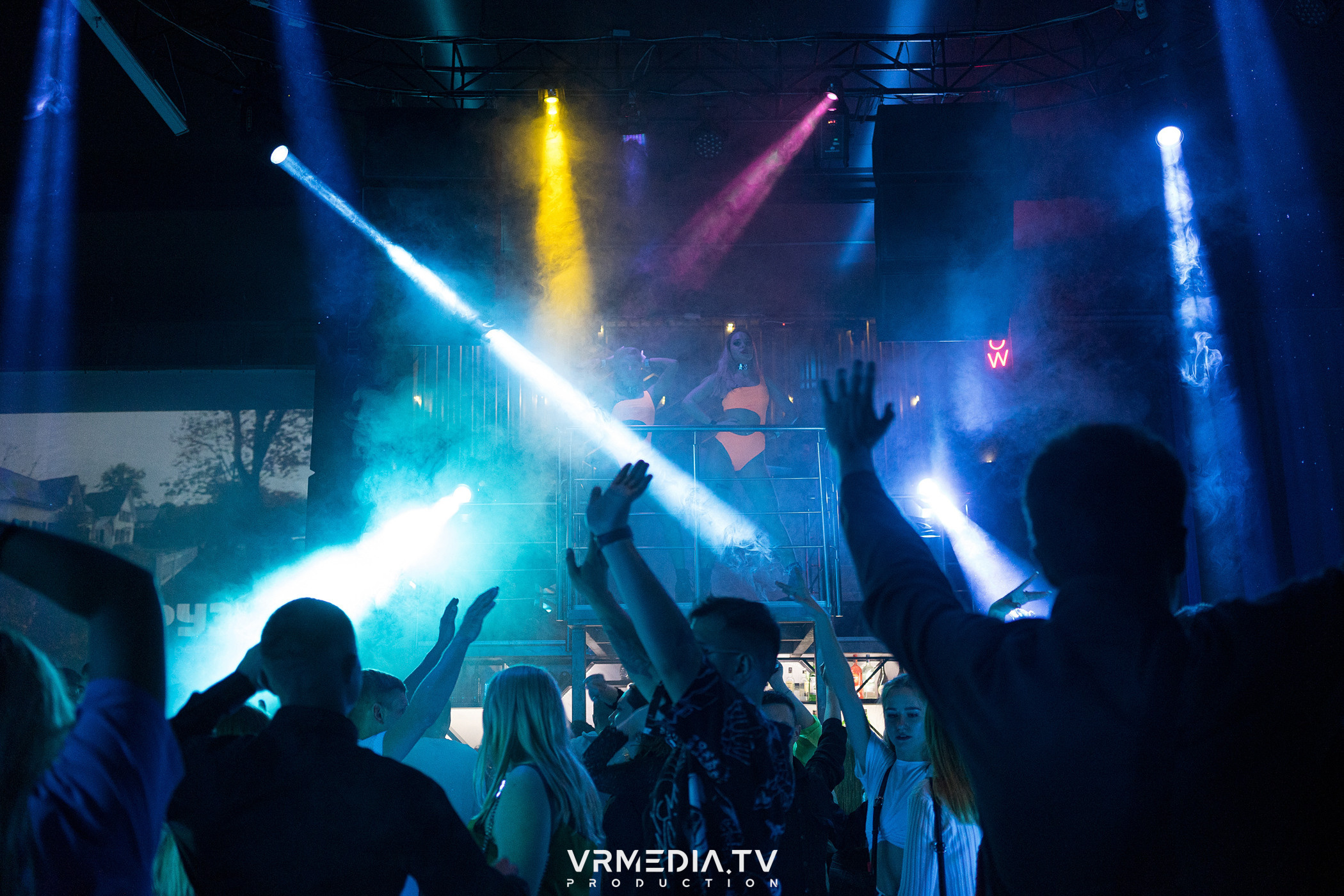 Выходные в баре «Друзья»