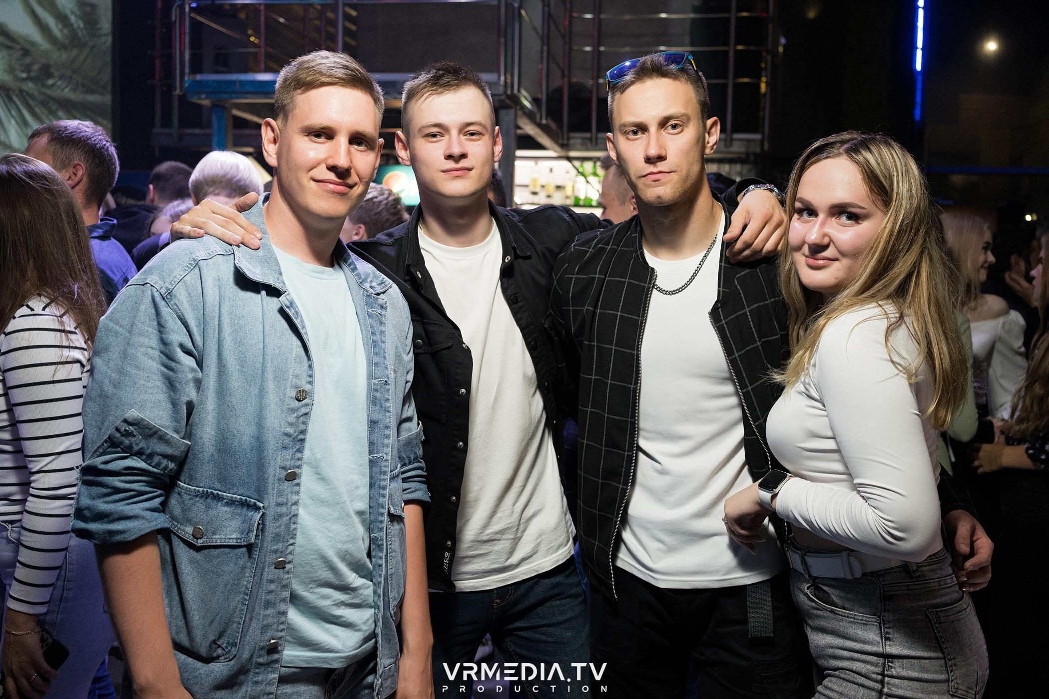 Выходные в баре «DOSKI»