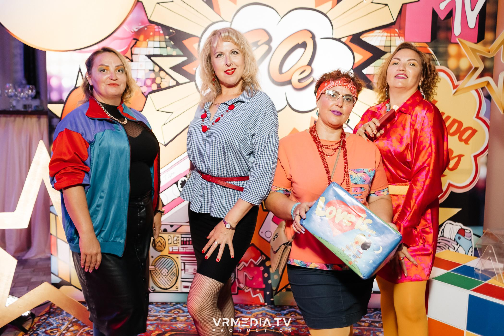 Дискотека 90-х в ресторане «Империя»