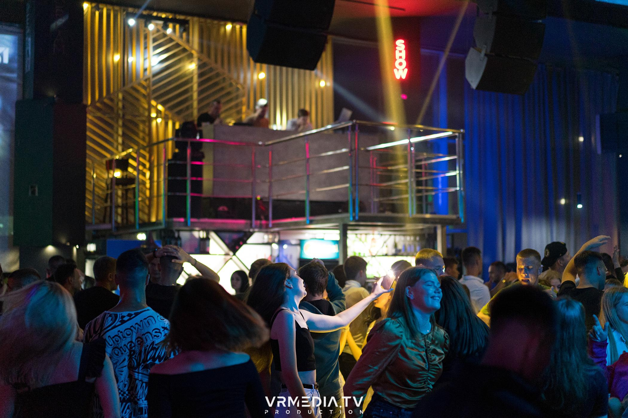 Выходные в баре «DOSKI»