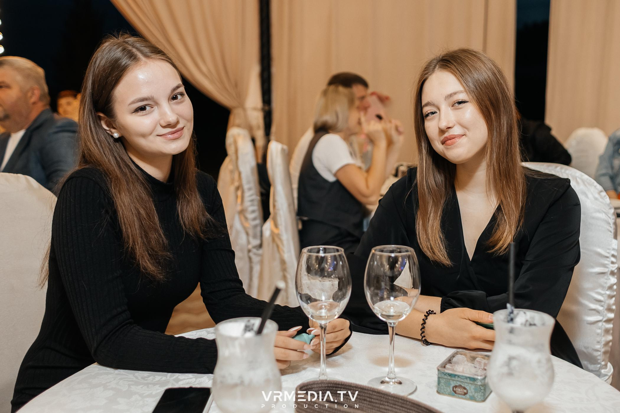 Дискотека 90-х в ресторане «Империя»