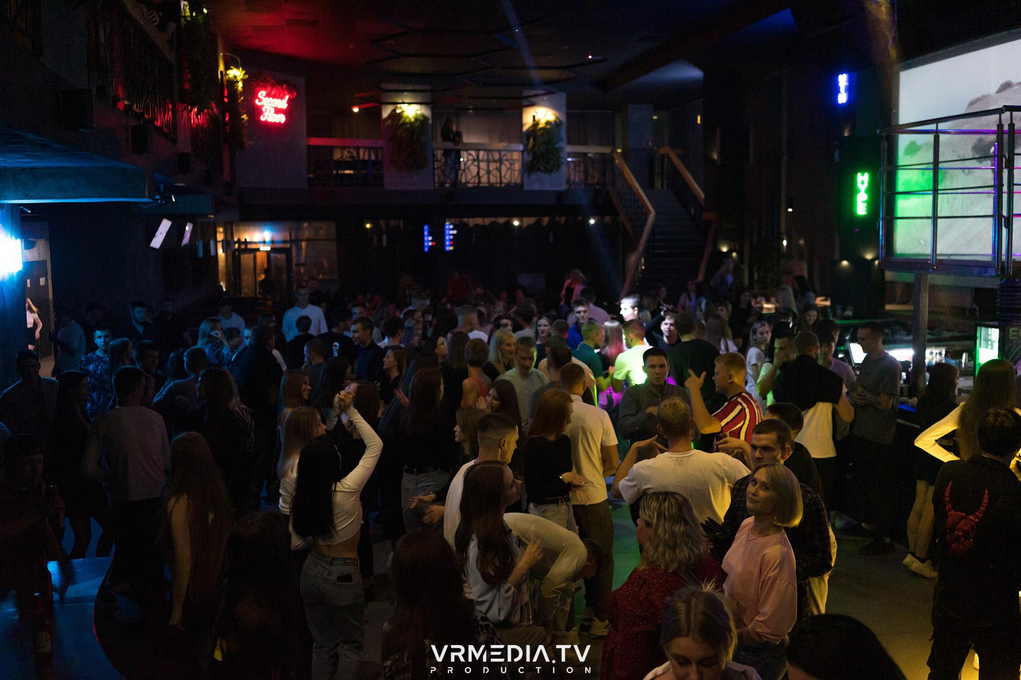 Выходные в баре «DOSKI»