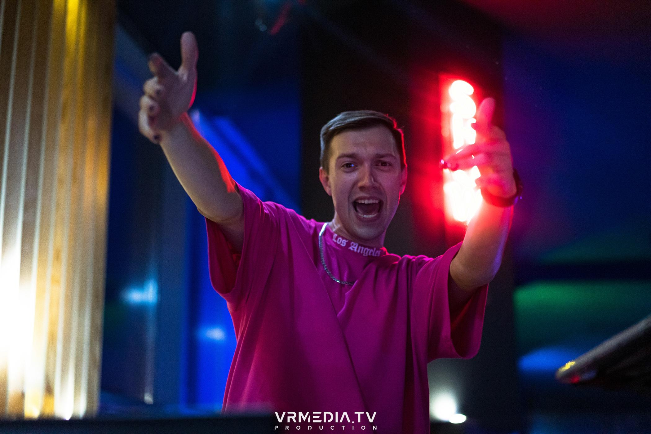 Выходные в баре «DOSKI»