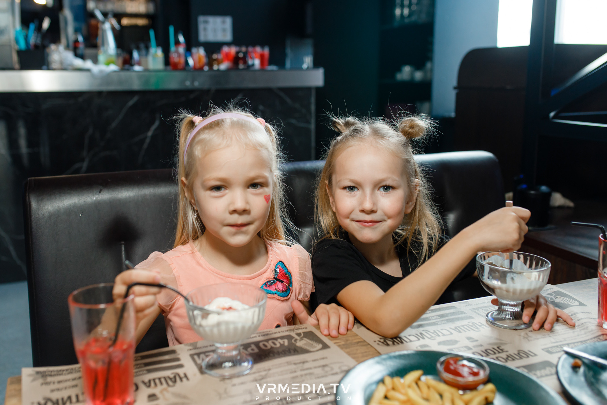 Baby time в баре «Друзья»