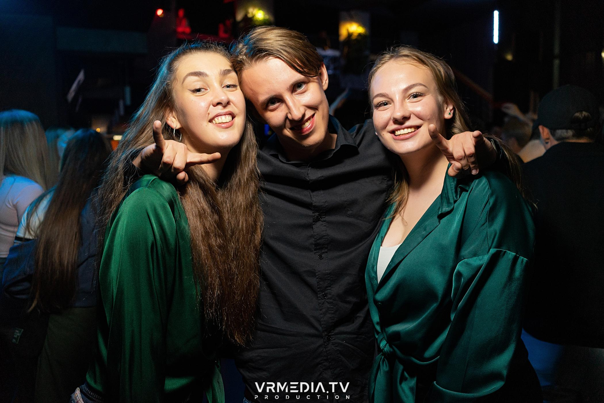 Выходные в баре «DOSKI»