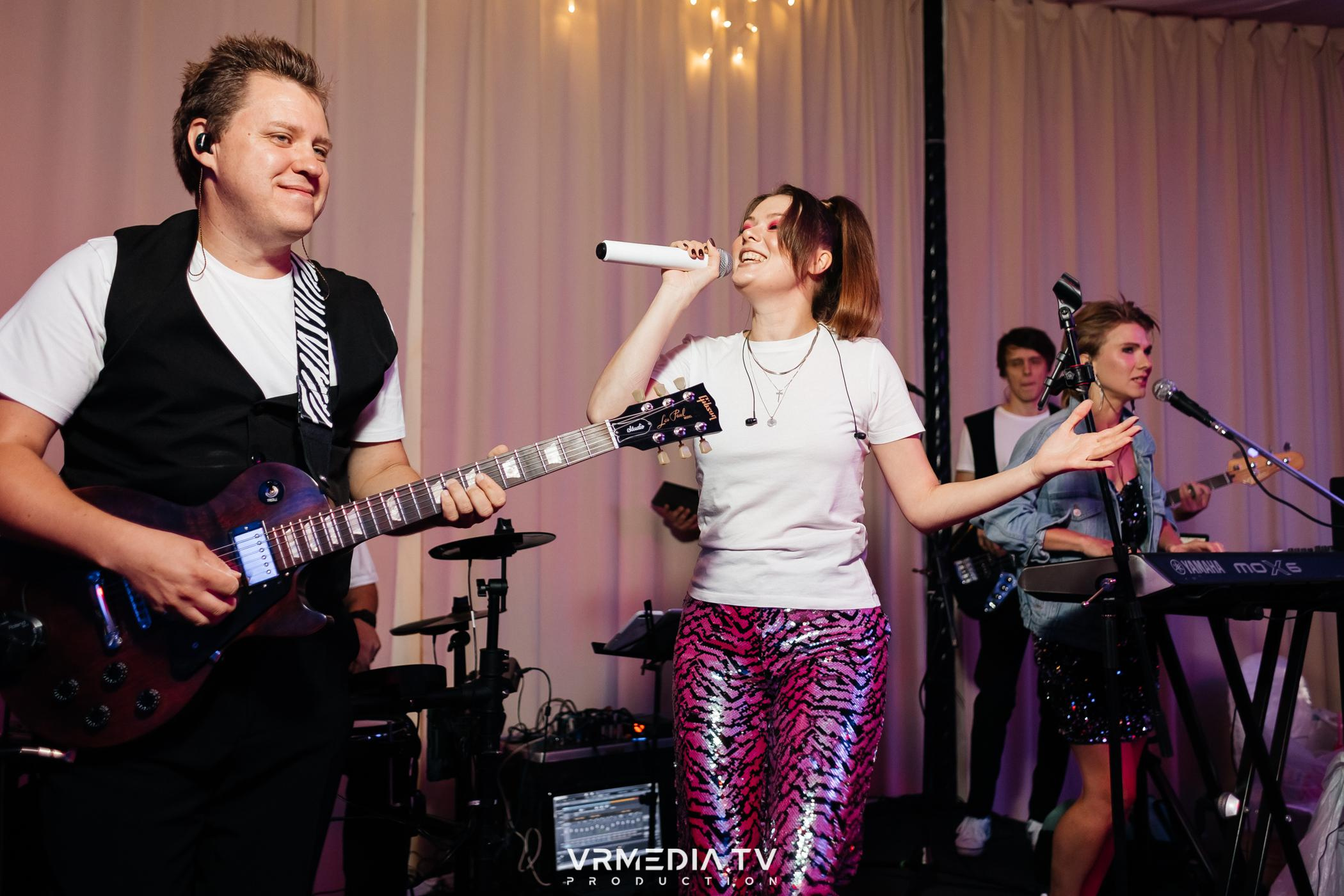 Дискотека 90-х в ресторане «Империя»