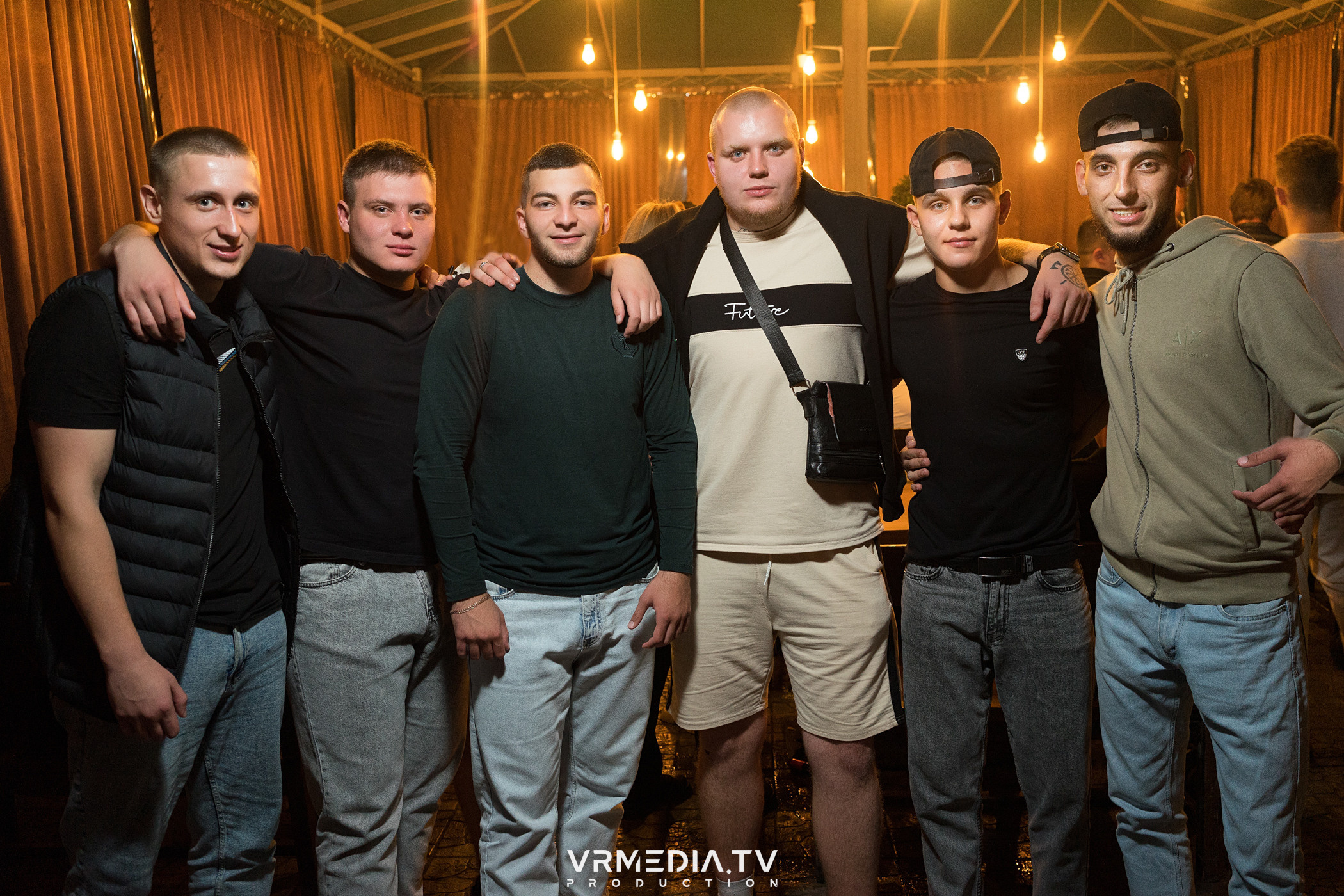 Выходные в баре «DOSKI»