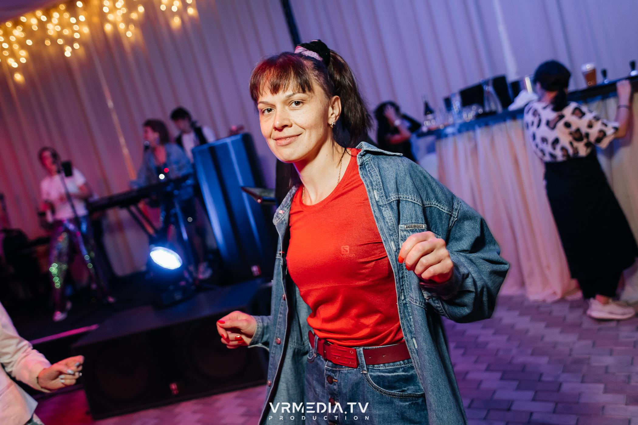 Дискотека 90-х в ресторане «Империя»