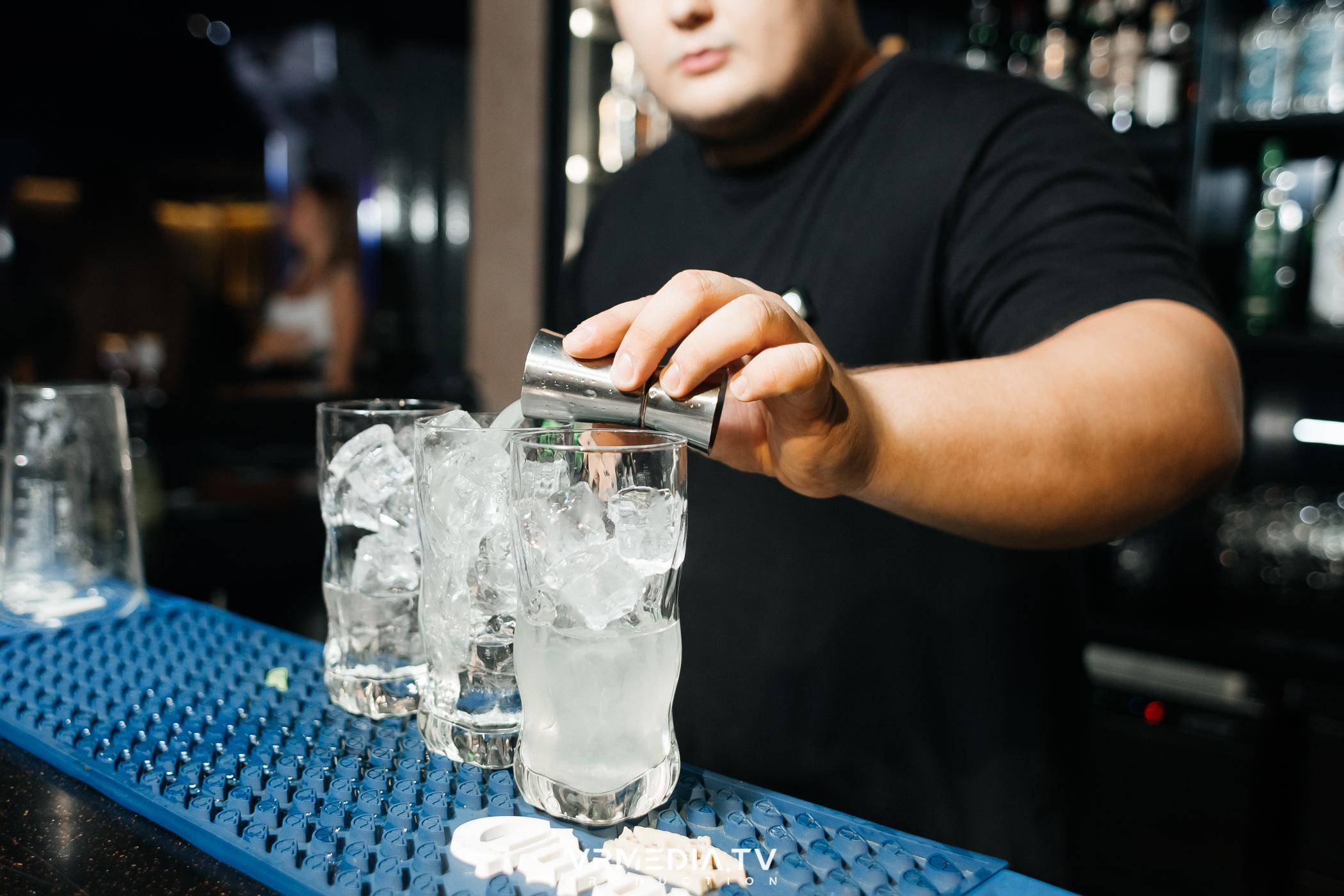 DANCE COCTAIL в караоке-баре «Volna»