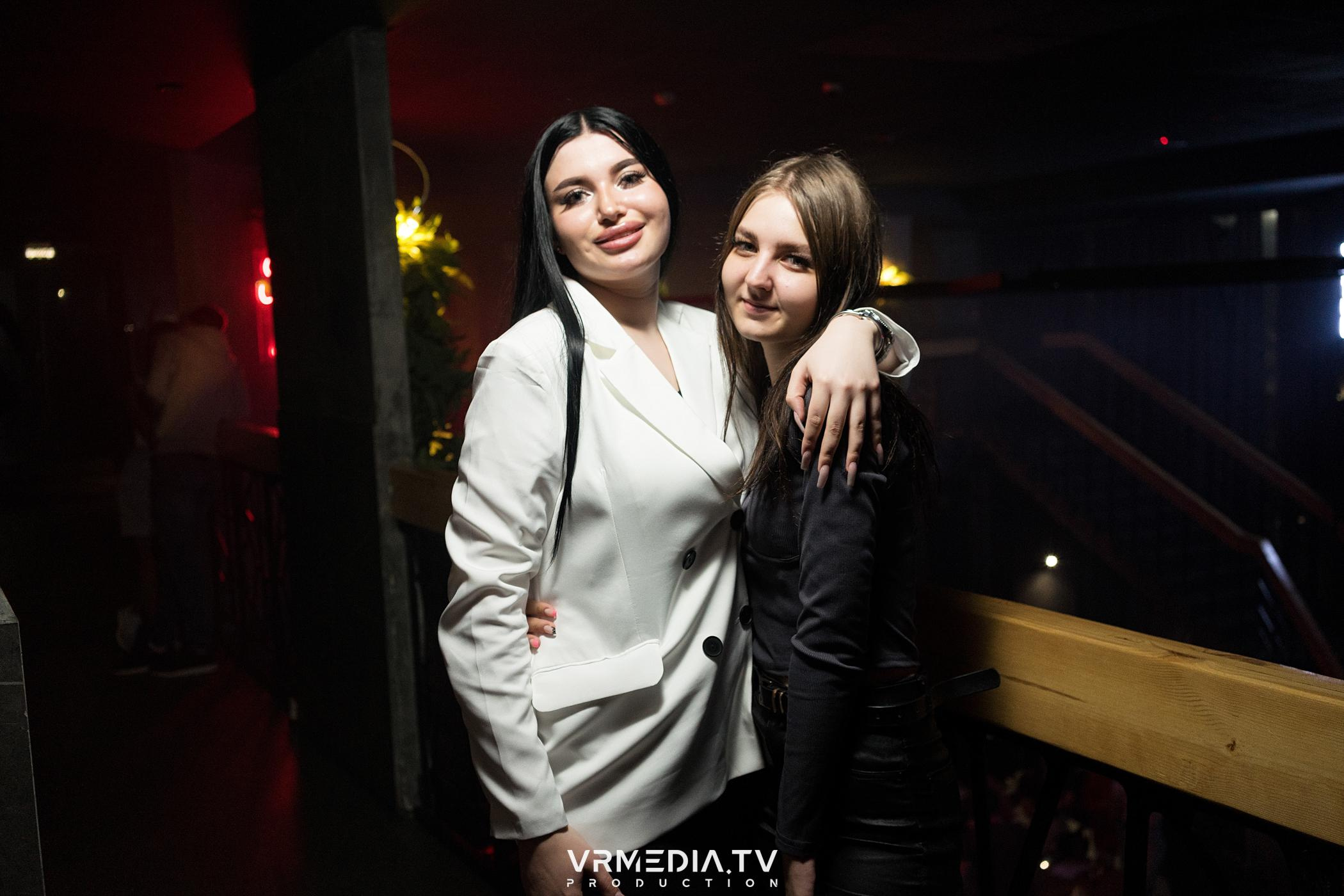 Выходные в баре «DOSKI»