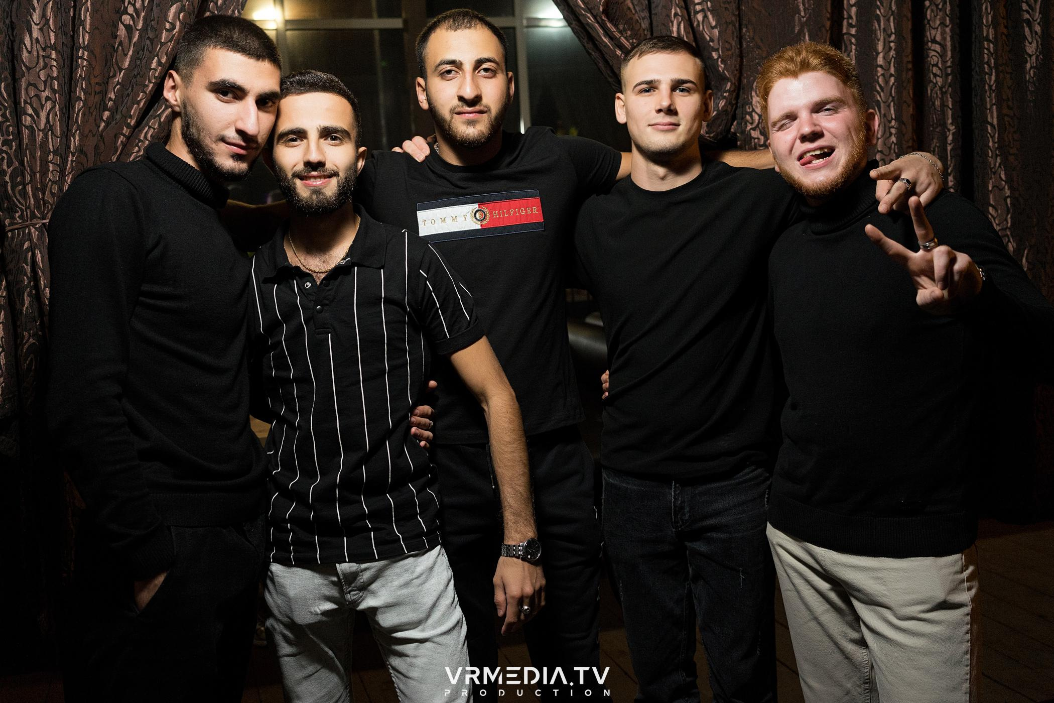 Выходные в баре «DOSKI»