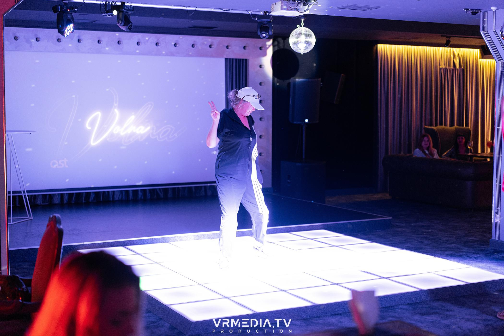 «Золотые нулевые» в караоке-баре «Volna»