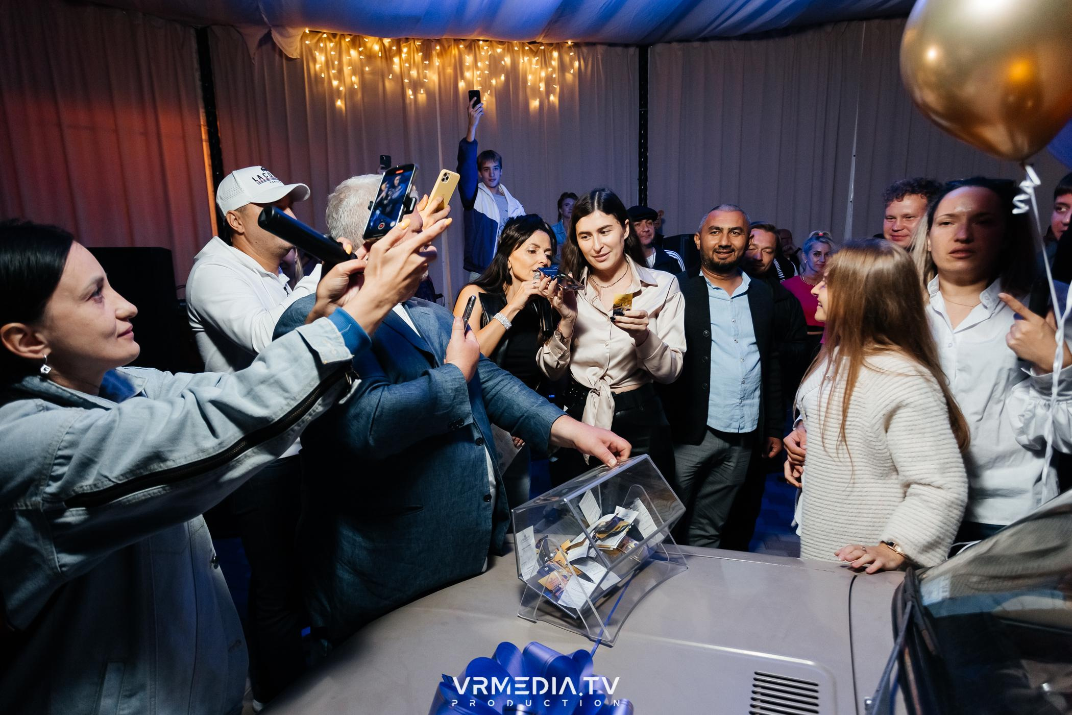 Дискотека 90-х в ресторане «Империя»