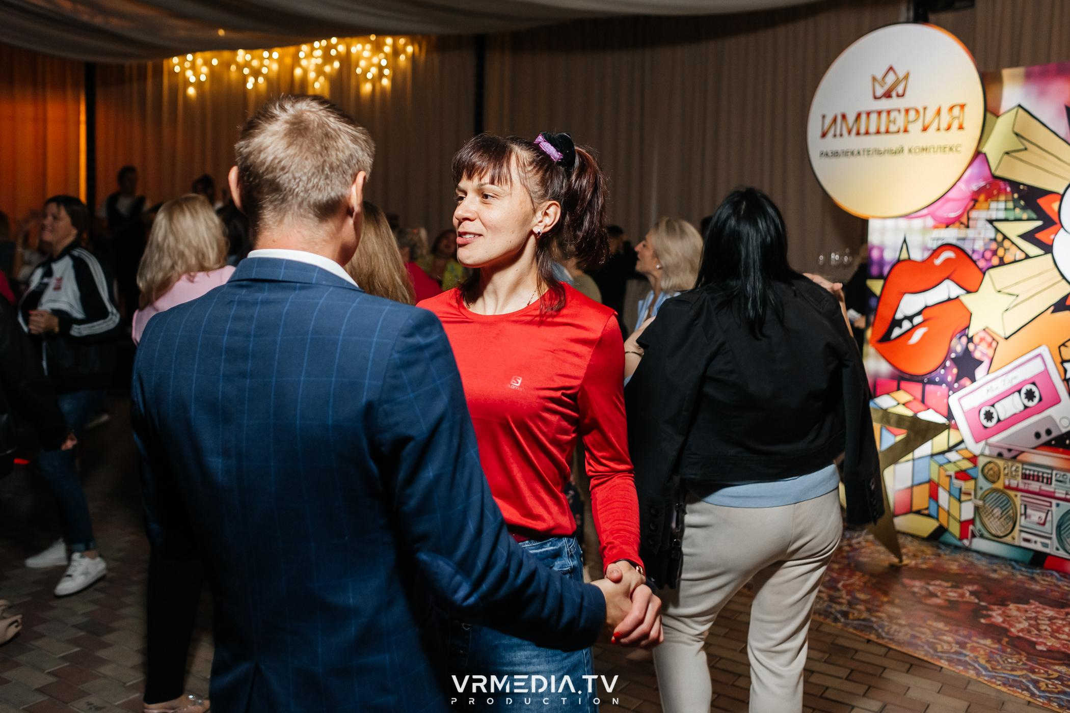 Дискотека 90-х в ресторане «Империя»