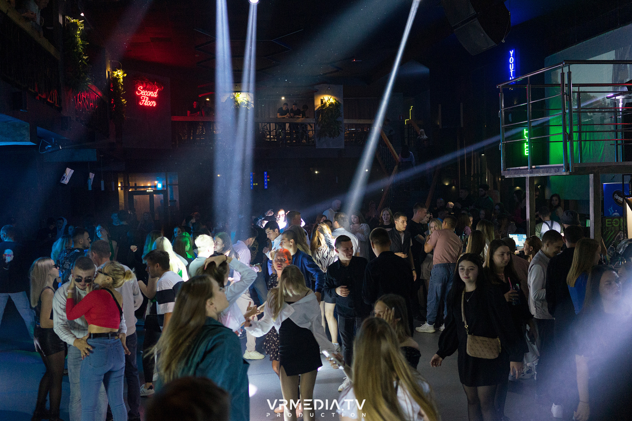 Выходные в баре «Друзья»