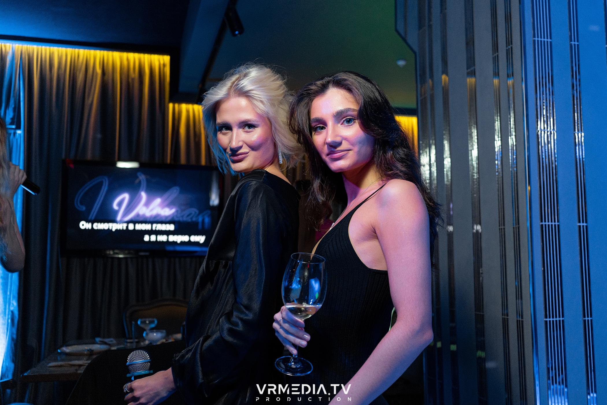 Выходные в караоке-баре «Volna»