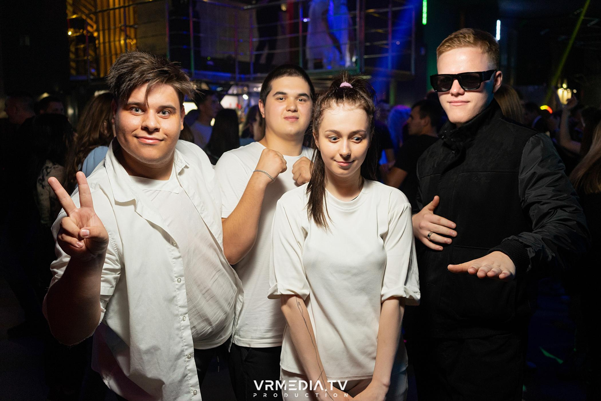 Выходные в баре «DOSKI»